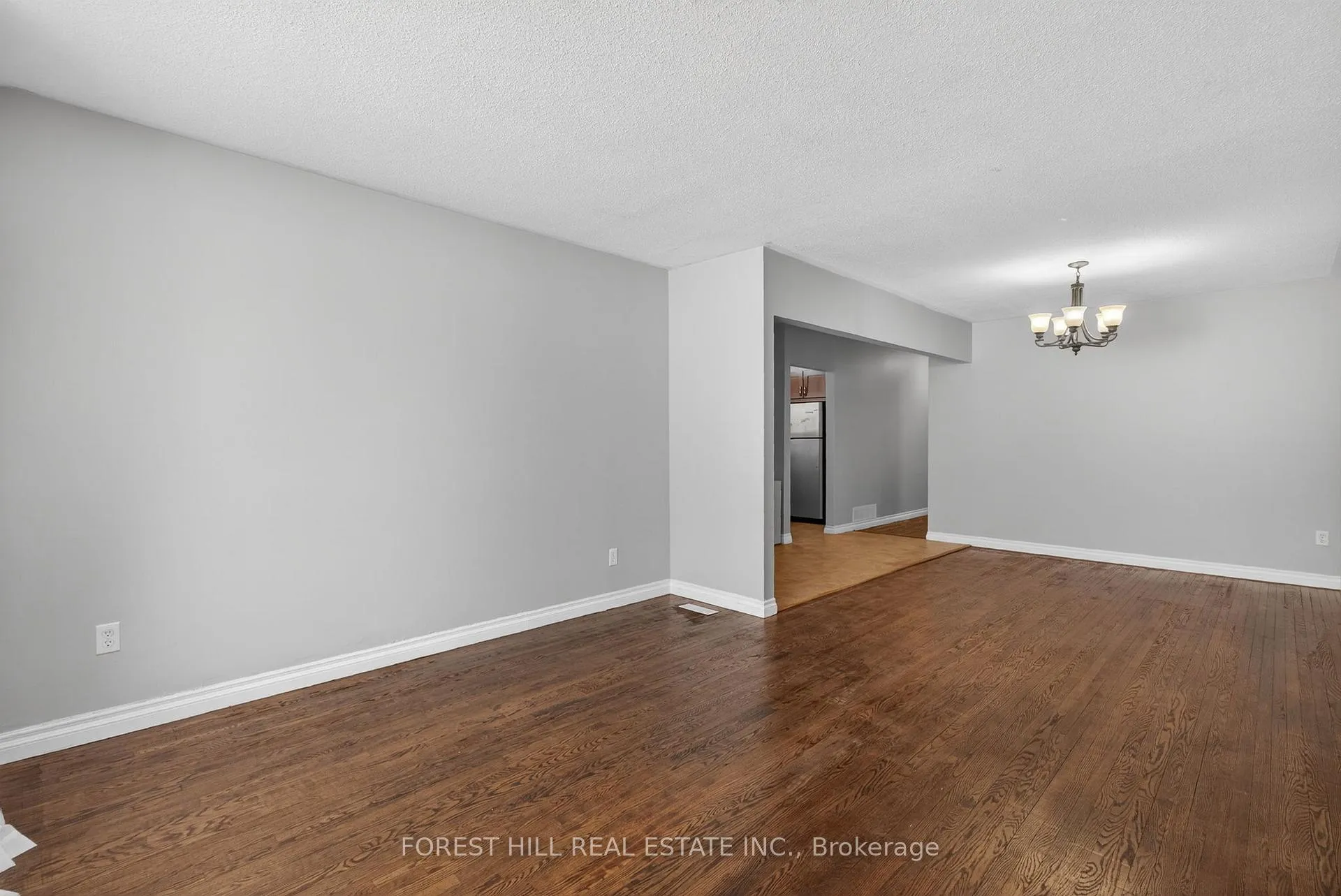 Photo 5 of 35 Daphne Crescent, Barrie, Cundles East — HOMEH