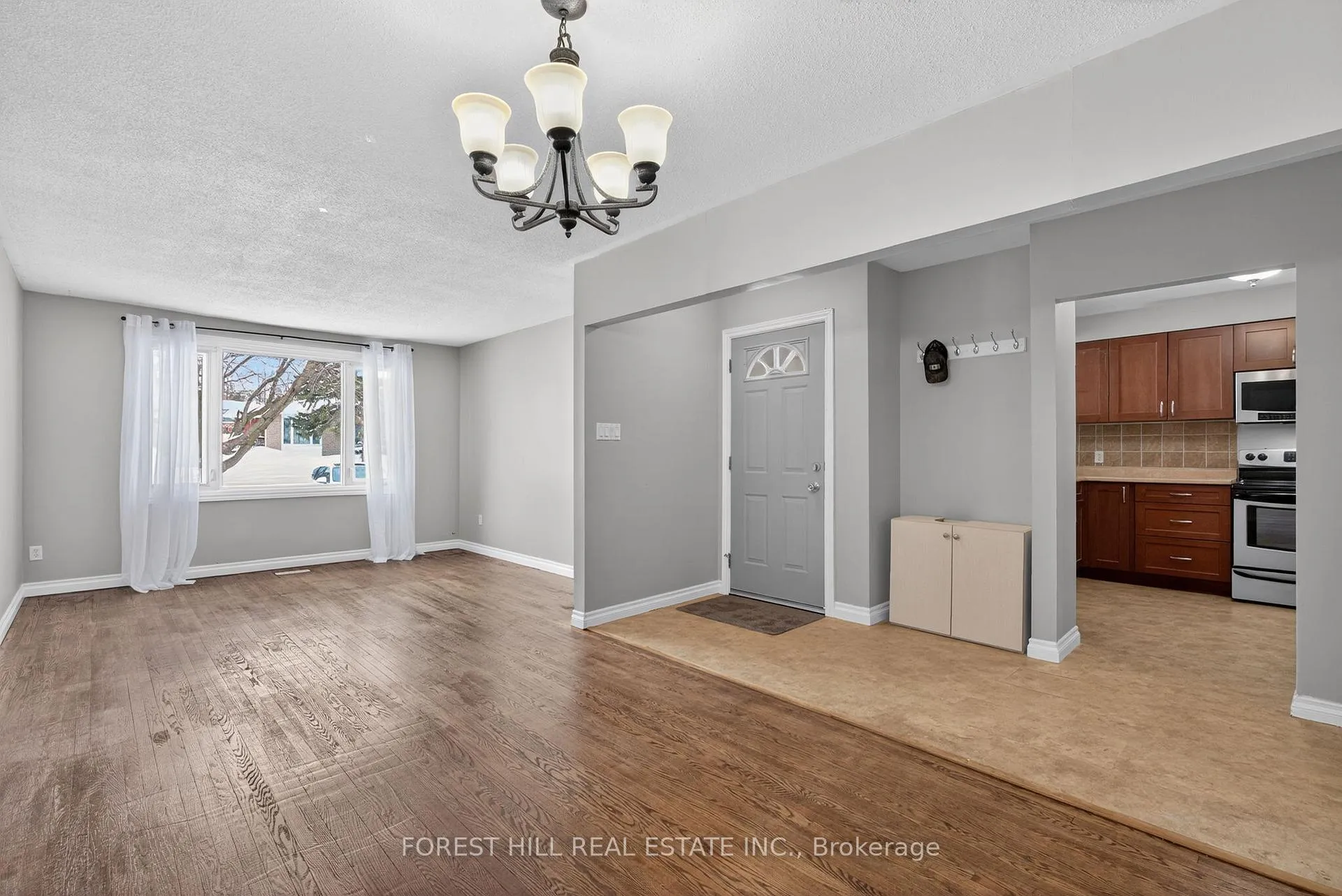 Photo 7 of 35 Daphne Crescent, Barrie, Cundles East — HOMEH