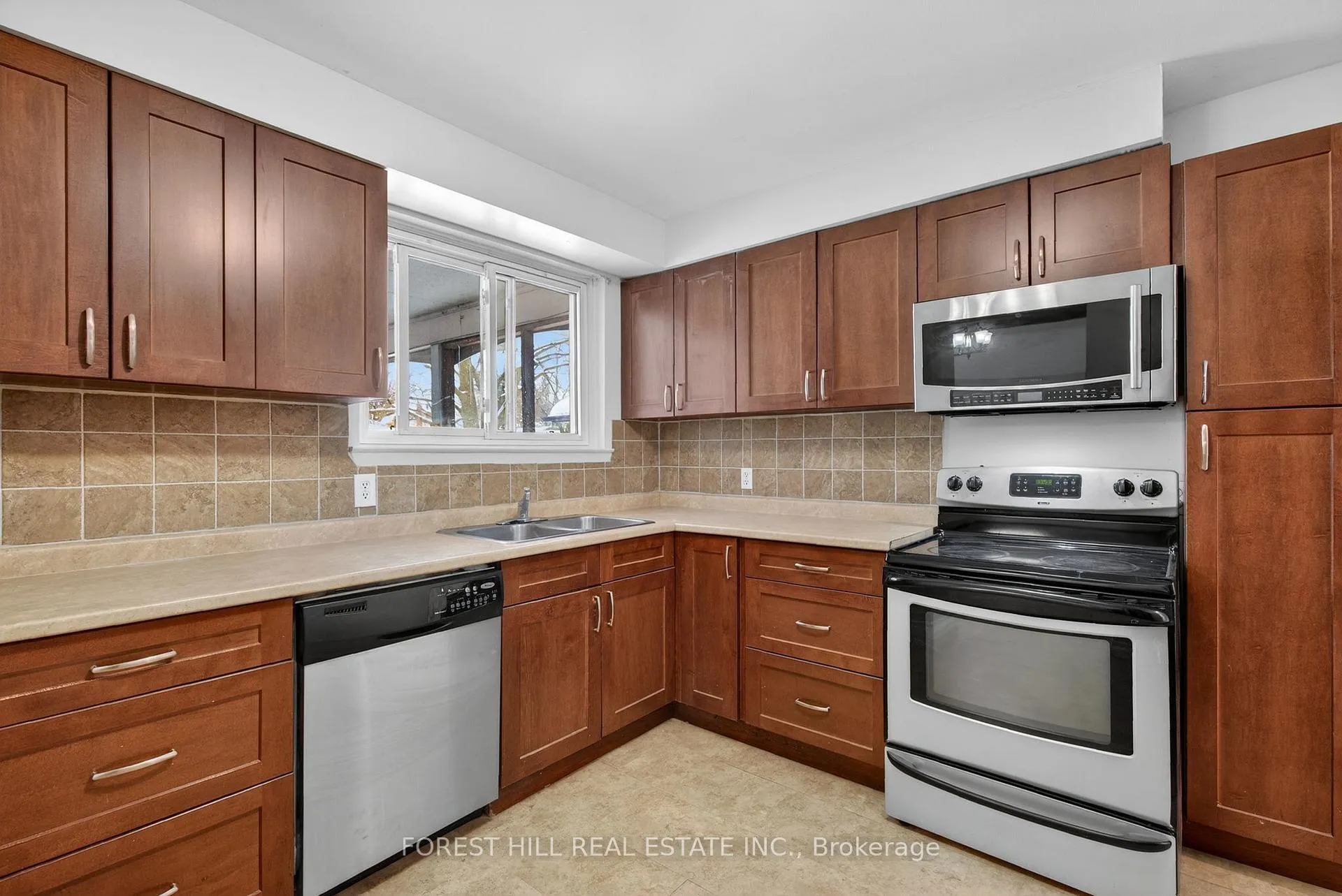 Photo 26 of 35 Daphne Crescent, Barrie, Cundles East — HOMEH