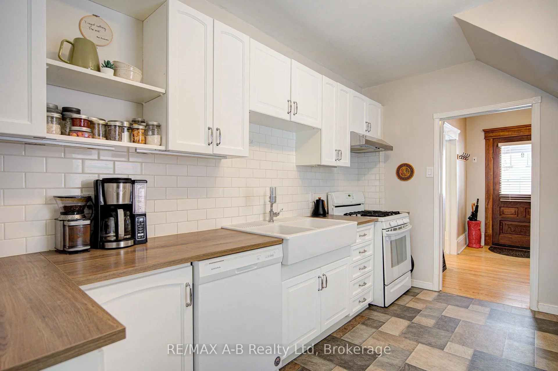 Photo 13 of 397 Albert Street, Stratford — HOMEH