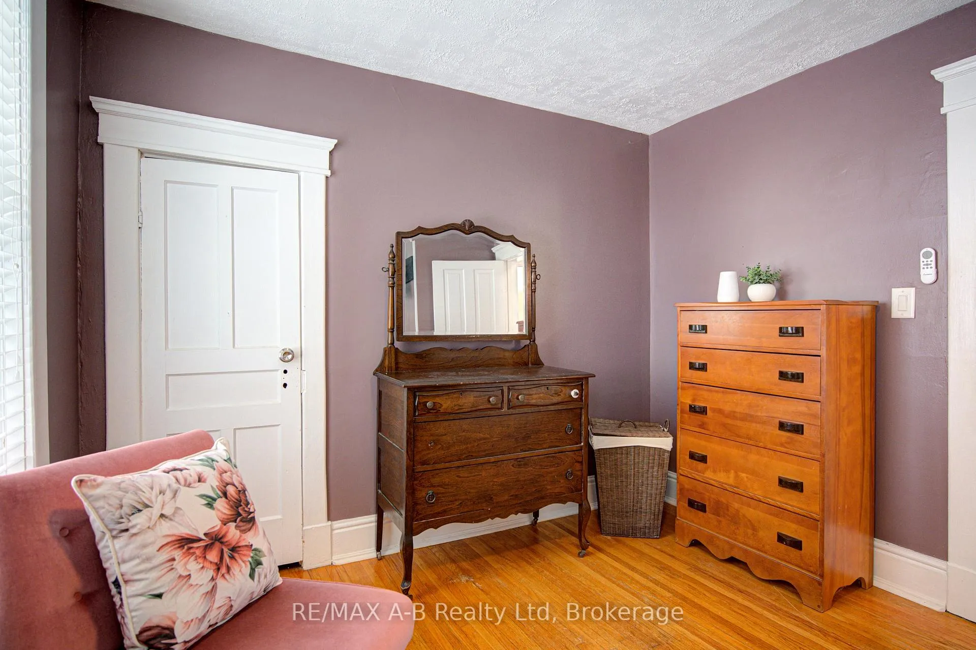 Photo 25 of 397 Albert Street, Stratford — HOMEH