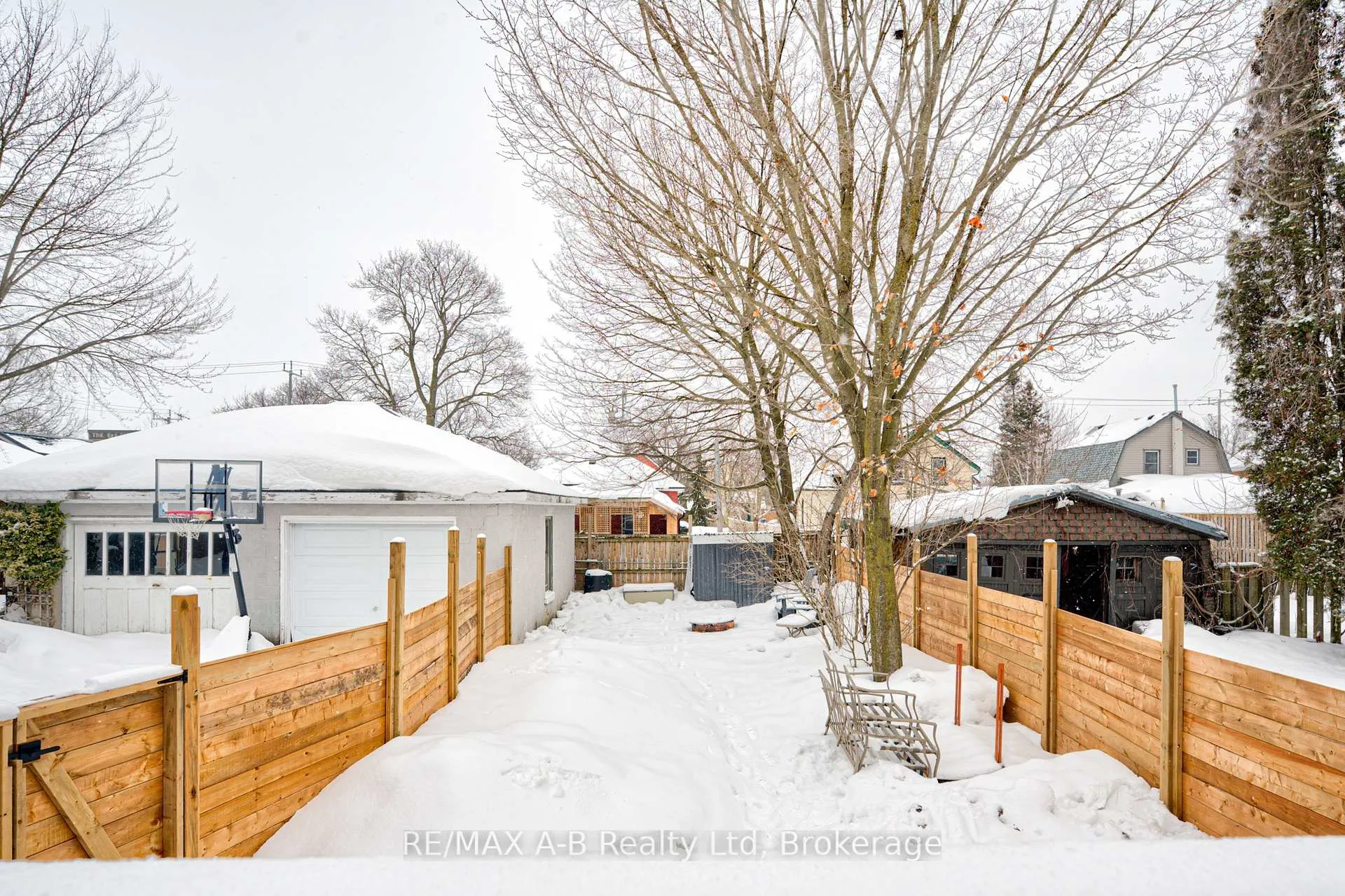 Photo 32 of 397 Albert Street, Stratford — HOMEH