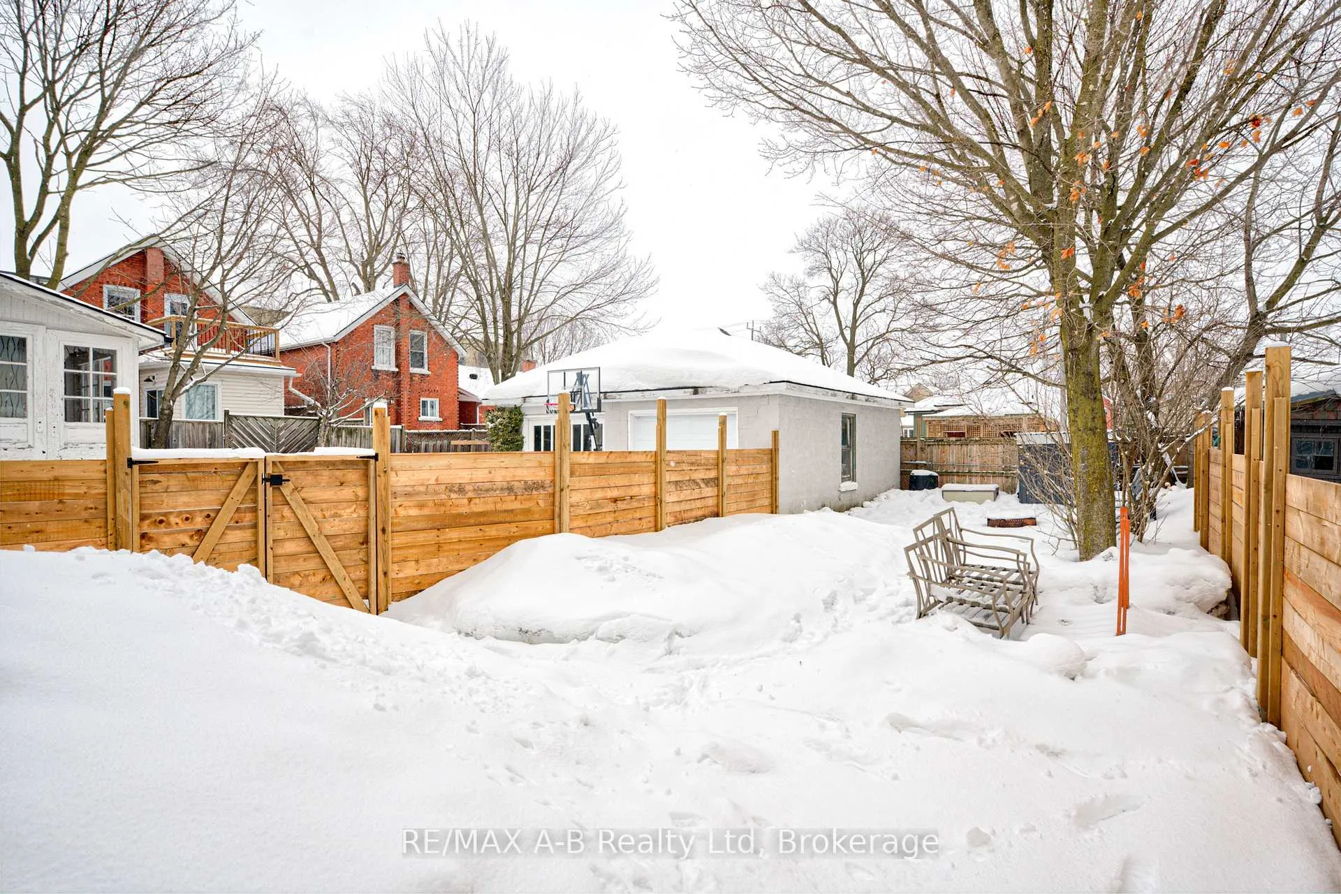 Photo 33 of 397 Albert Street, Stratford — HOMEH