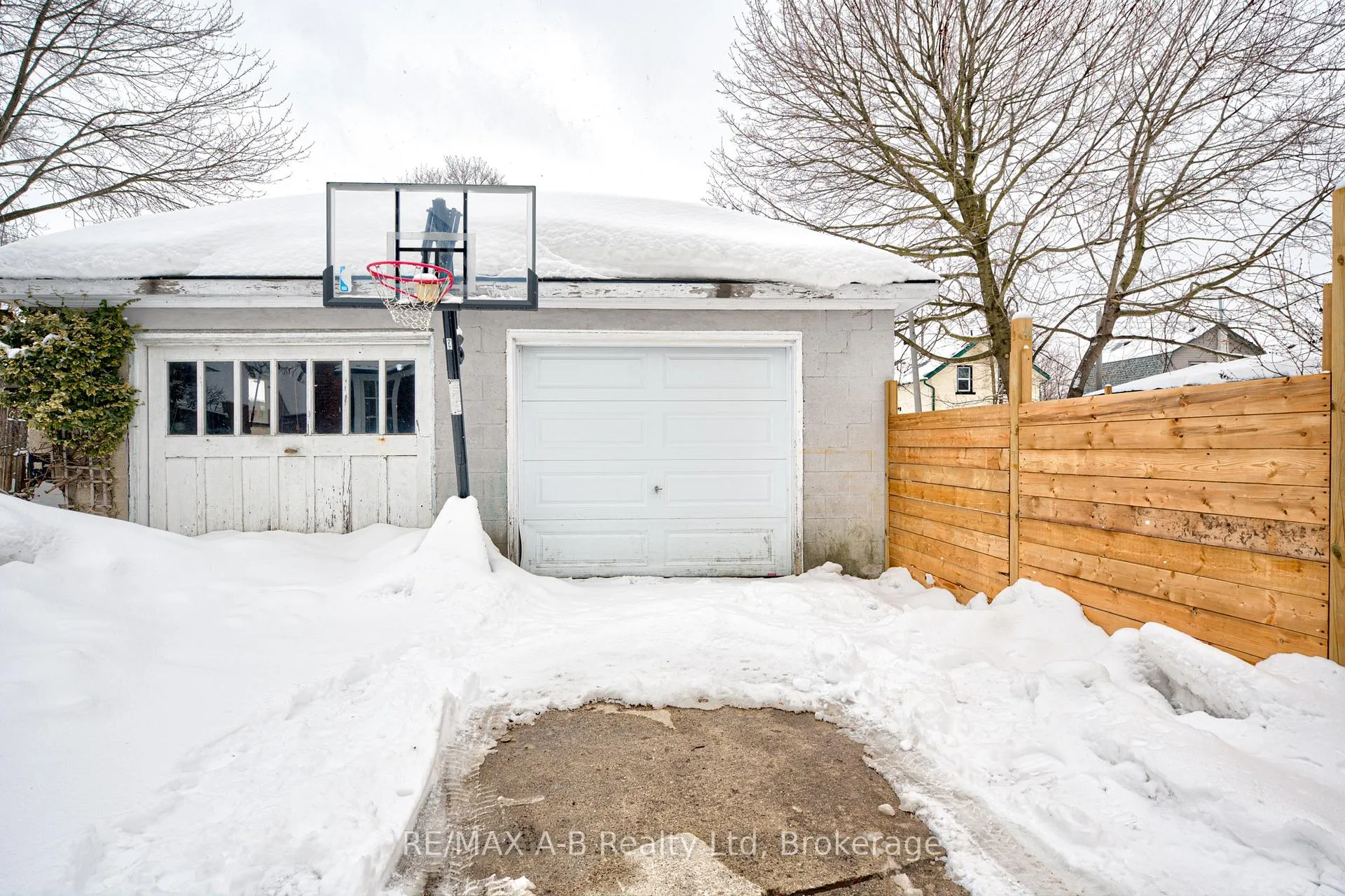 Photo 34 of 397 Albert Street, Stratford — HOMEH