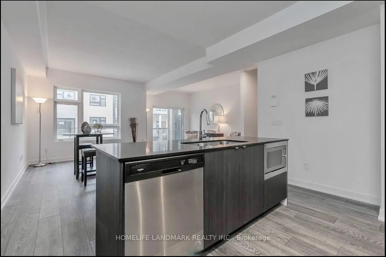Photo 10 of Unit 4, 1121 Cooke Boulevard E, Burlington, LaSalle — HOMEH