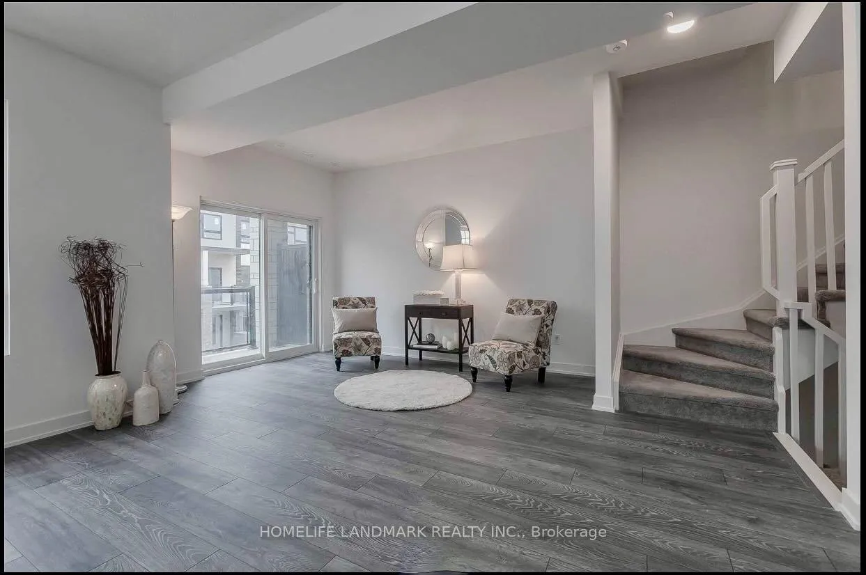 Photo 12 of Unit 4, 1121 Cooke Boulevard E, Burlington, LaSalle — HOMEH