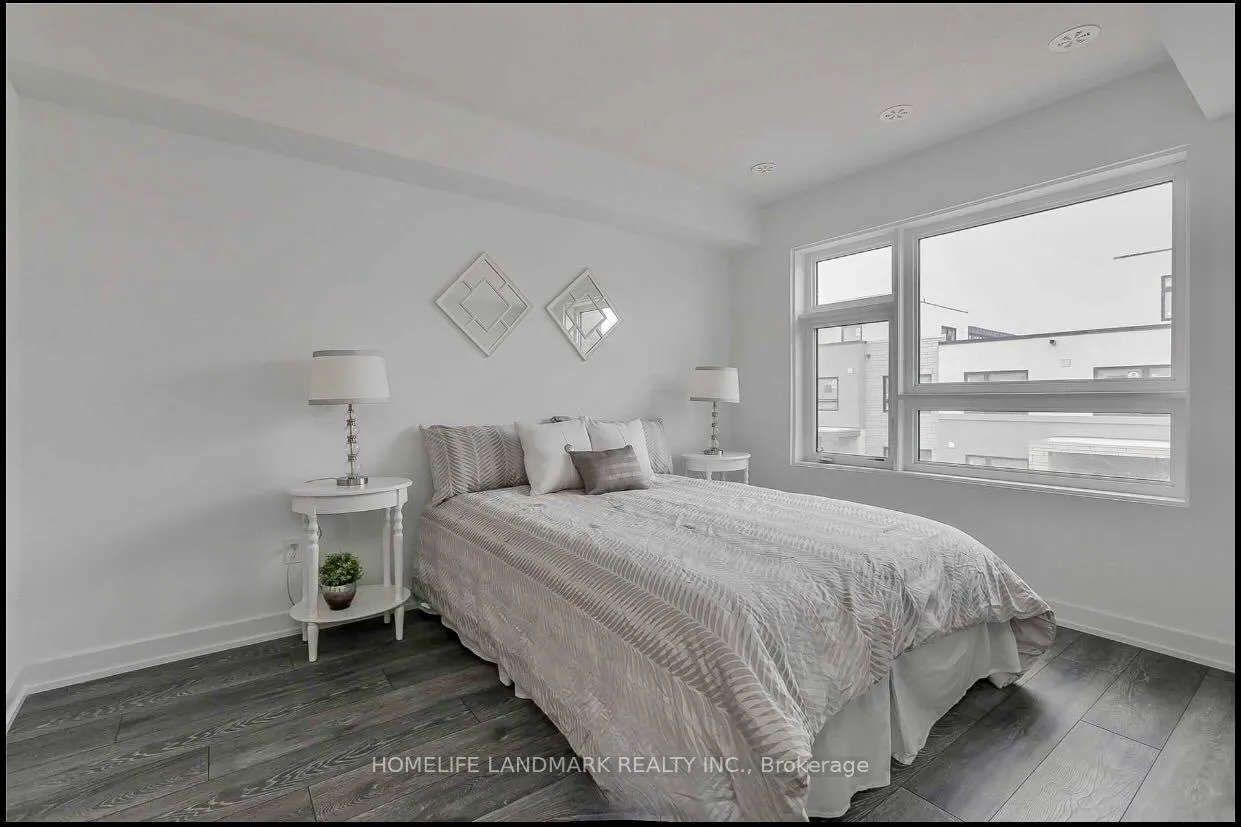 Photo 14 of Unit 4, 1121 Cooke Boulevard E, Burlington, LaSalle — HOMEH