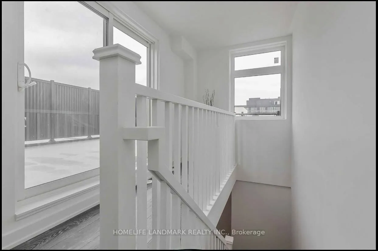 Photo 15 of Unit 4, 1121 Cooke Boulevard E, Burlington, LaSalle — HOMEH