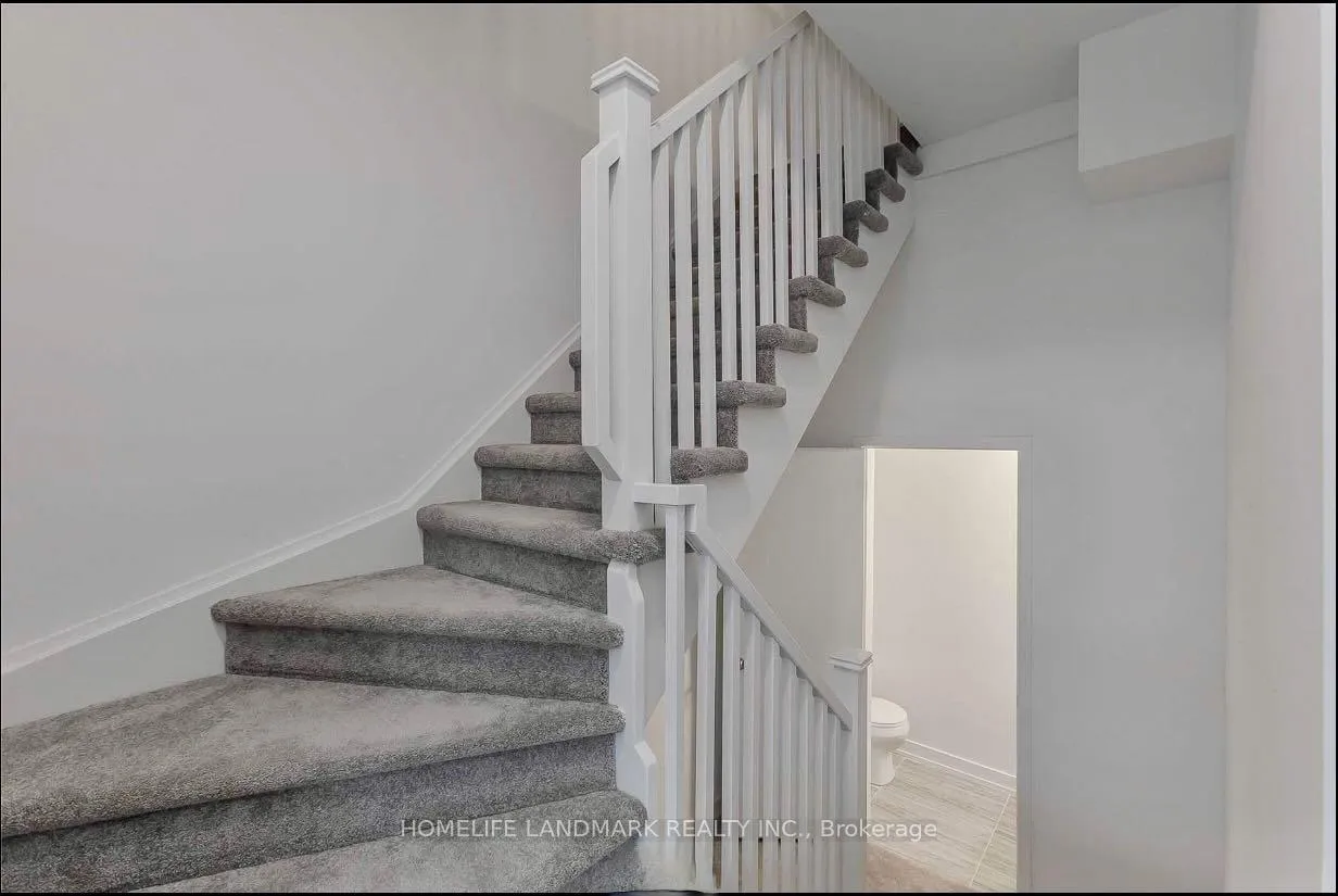 Photo 18 of Unit 4, 1121 Cooke Boulevard E, Burlington, LaSalle — HOMEH