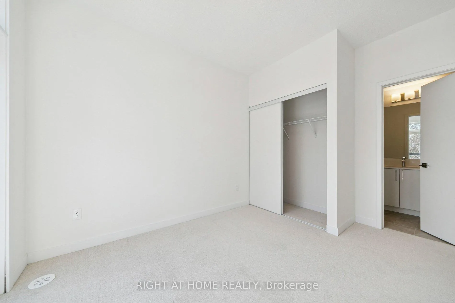 Photo 9 of Unit TH30 (unit# 9), 496 Plains Road, Burlington, LaSalle — HOMEH