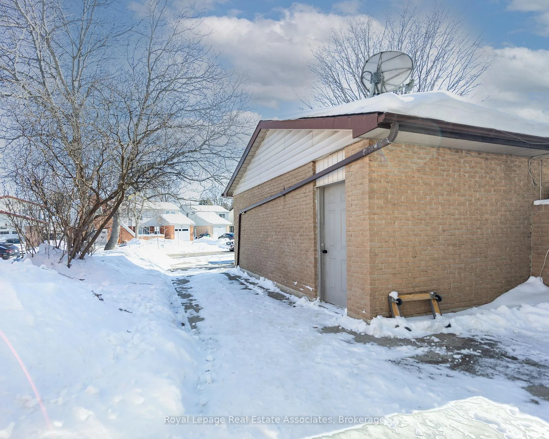 Photo 6 of 79 Harridine Road, Brampton, Brampton West — HOMEH