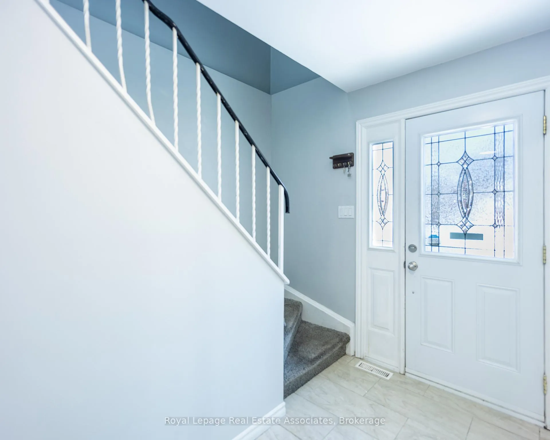 Photo 9 of 79 Harridine Road, Brampton, Brampton West — HOMEH
