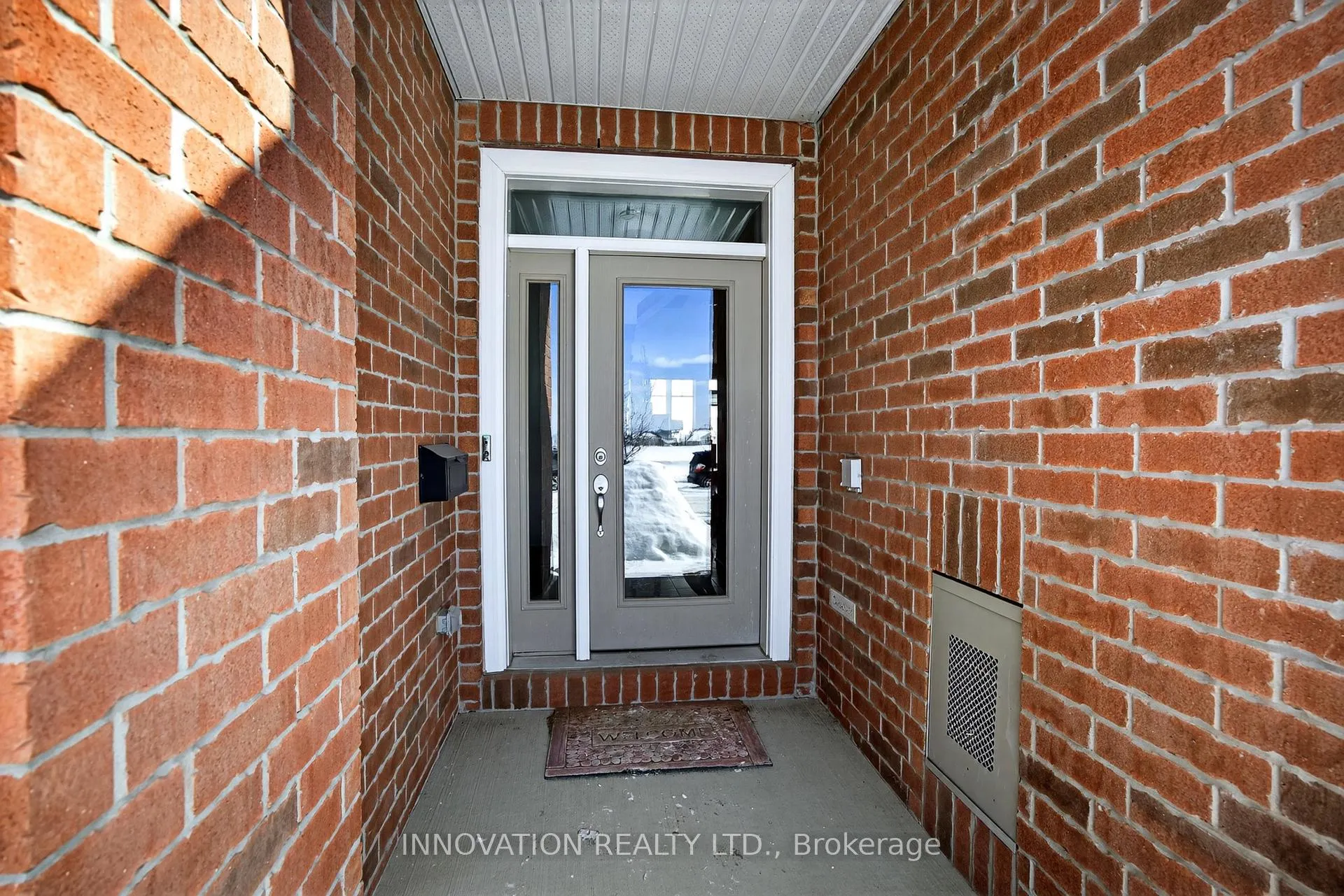 Photo 2 of 923 Antonio Farley Street, Ottawa, Camelot — HOMEH