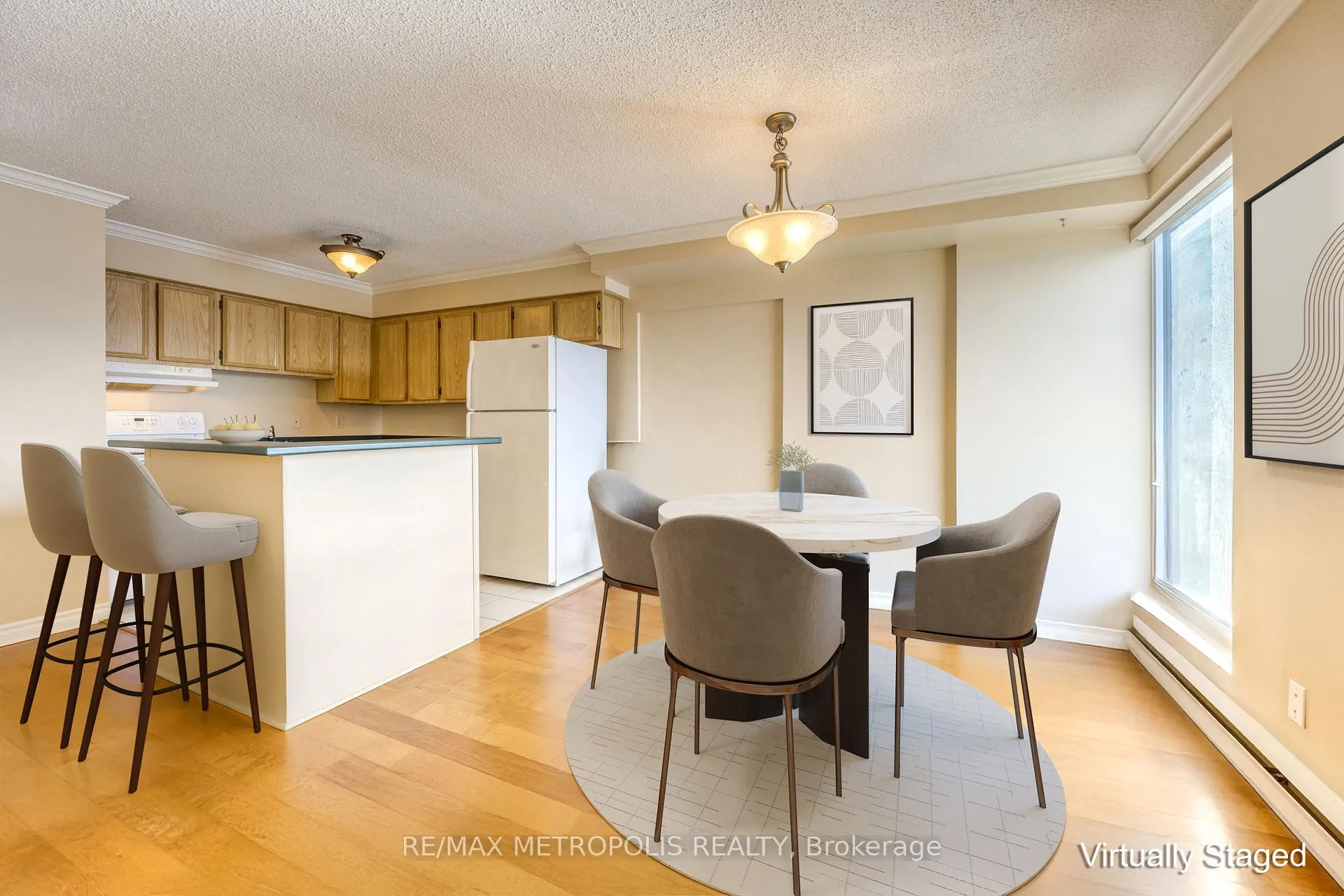 Photo 8 of Unit 1306, 155 Front Street N, Sarnia — HOMEH