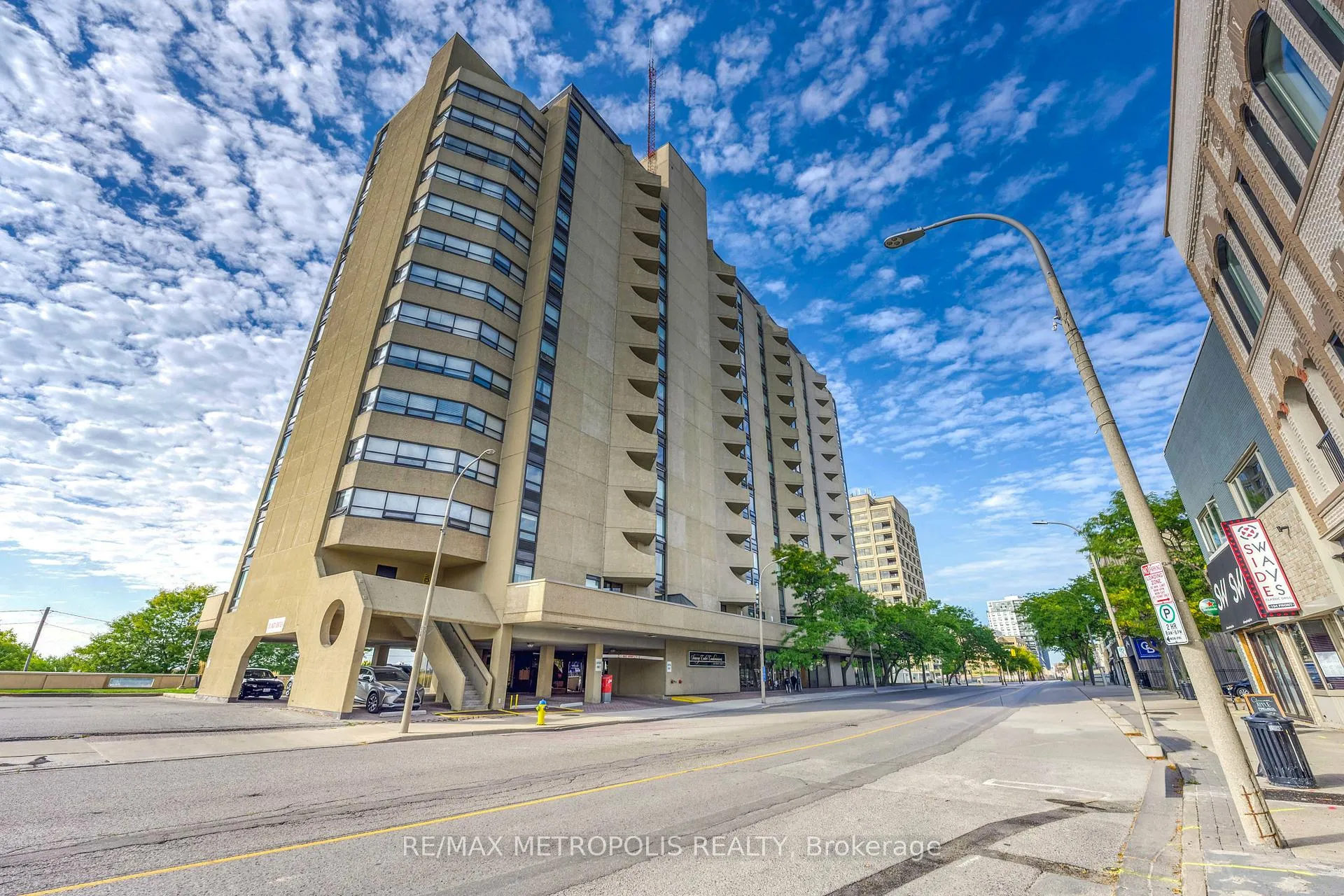 Photo 12 of Unit 1306, 155 Front Street N, Sarnia — HOMEH