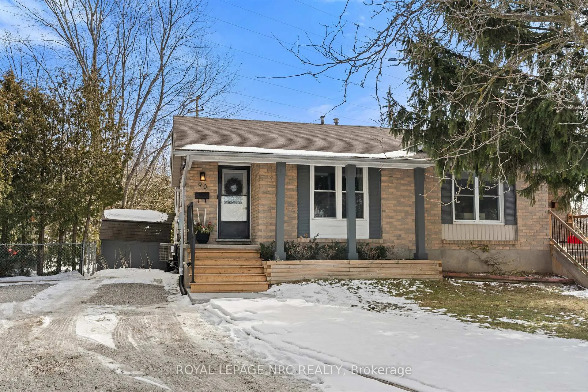 Photo 2 of 90 Oxford Street, St. Catharines, Secord Woods — HOMEH