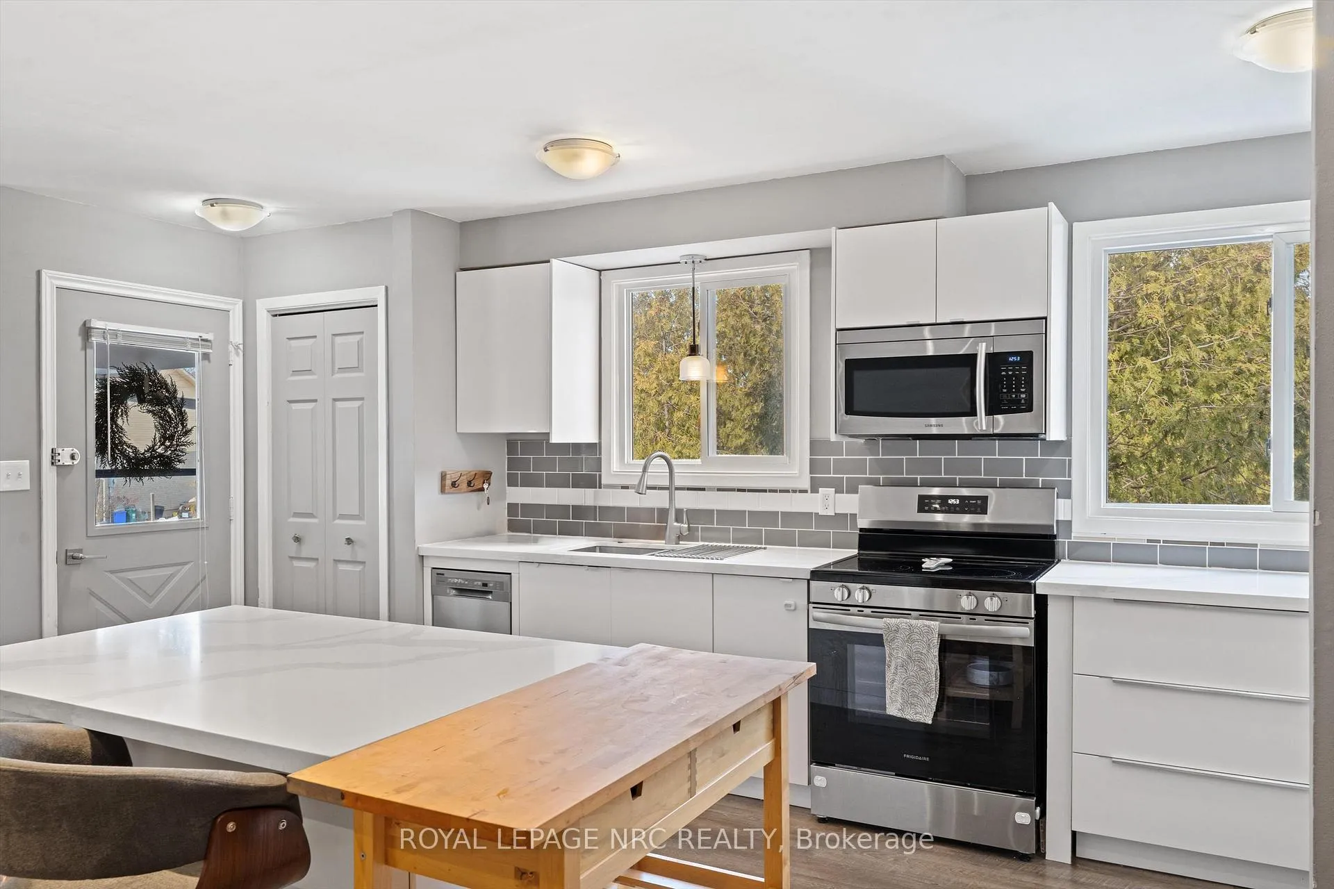 Photo 10 of 90 Oxford Street, St. Catharines, Secord Woods — HOMEH