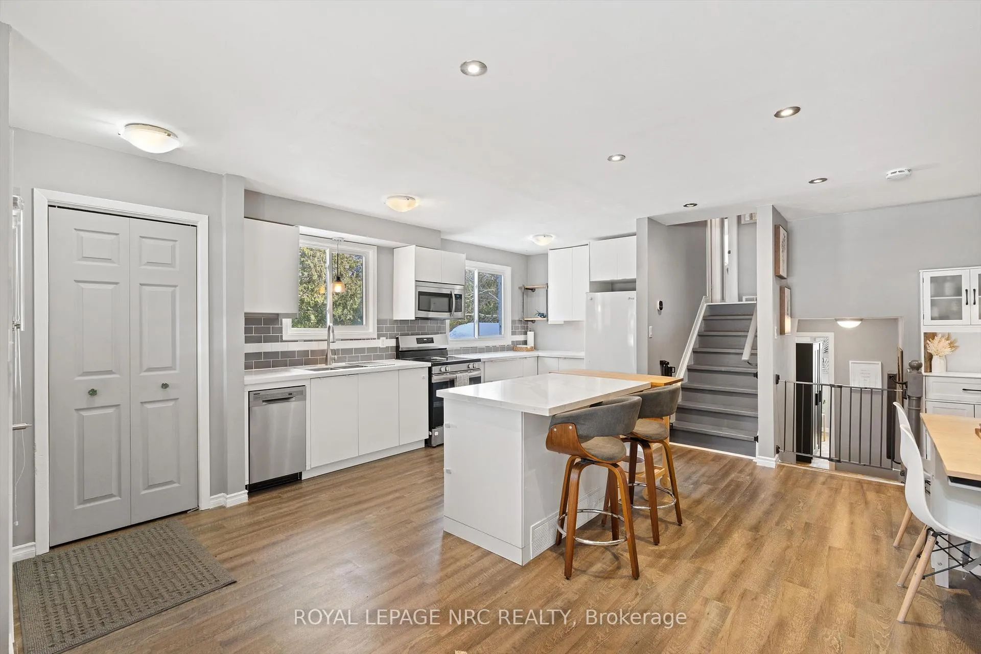 Photo 14 of 90 Oxford Street, St. Catharines, Secord Woods — HOMEH