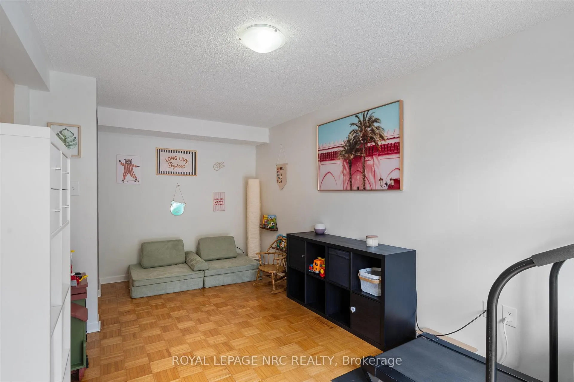 Photo 23 of 90 Oxford Street, St. Catharines, Secord Woods — HOMEH