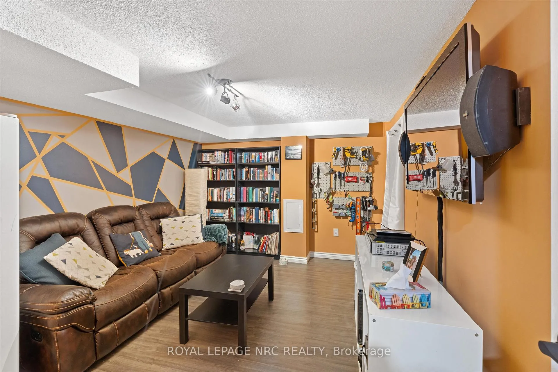 Photo 27 of 90 Oxford Street, St. Catharines, Secord Woods — HOMEH