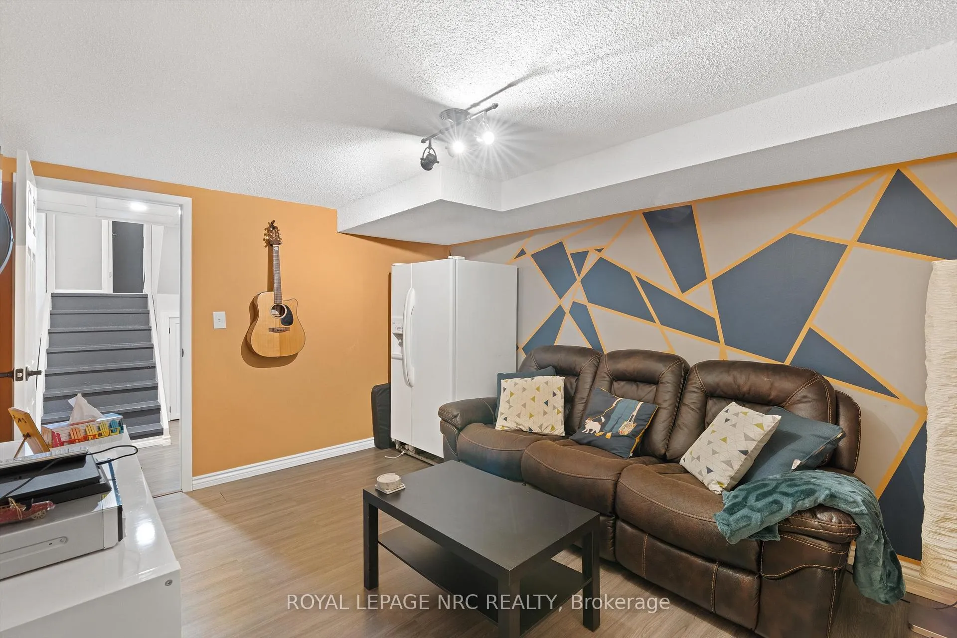 Photo 28 of 90 Oxford Street, St. Catharines, Secord Woods — HOMEH