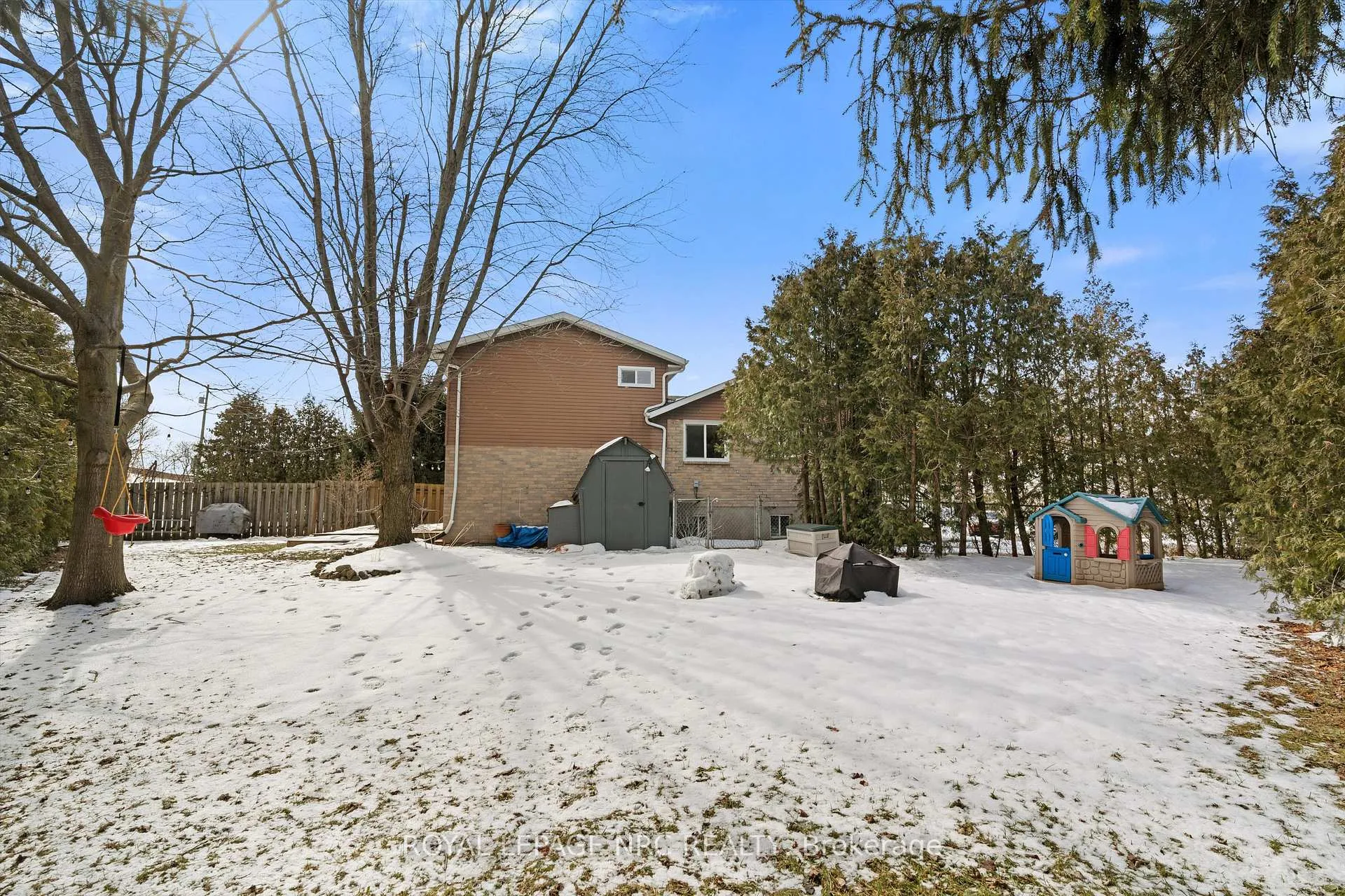 Photo 35 of 90 Oxford Street, St. Catharines, Secord Woods — HOMEH