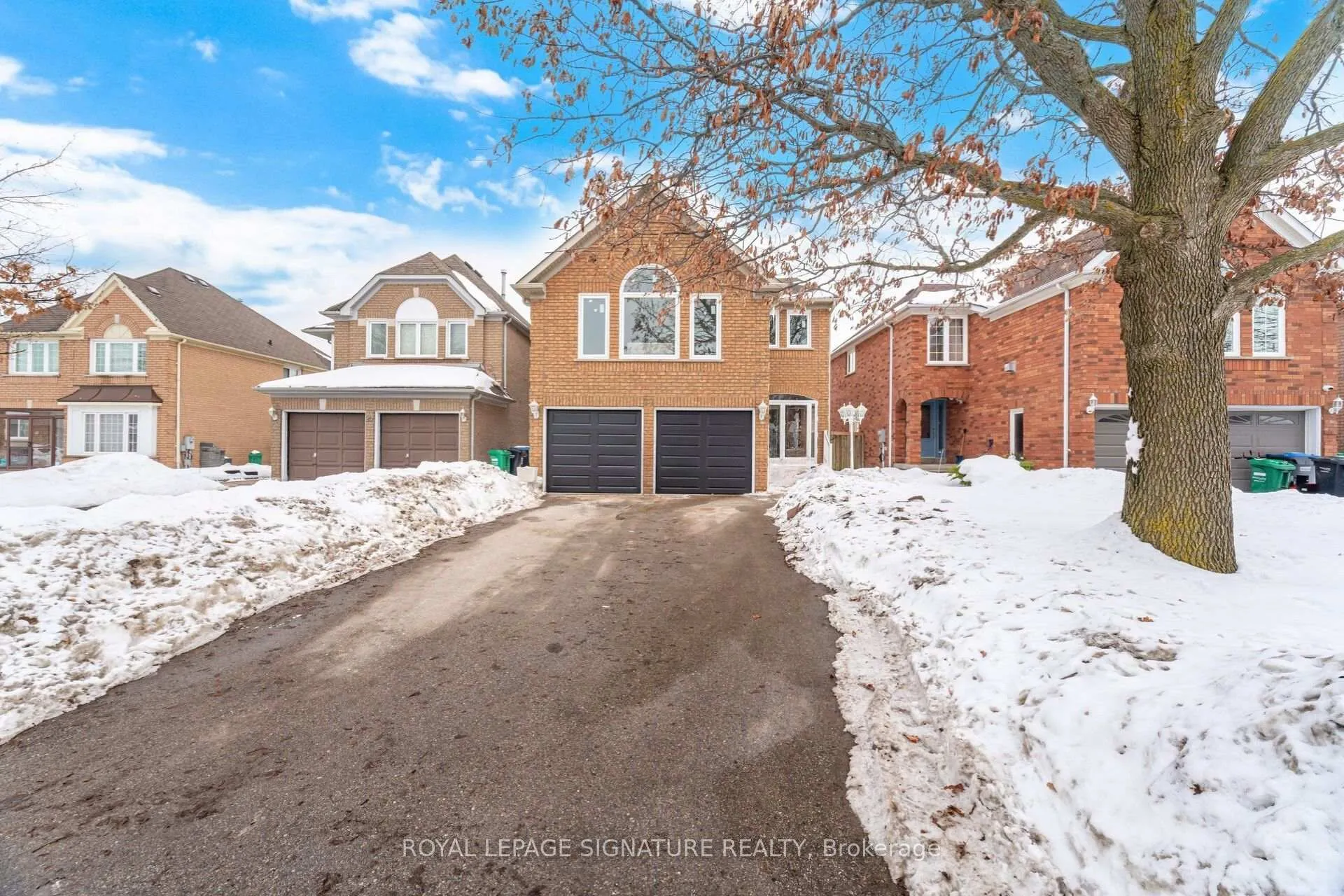 Photo 3 of 22 Rangeland Road, Brampton, Sandringham-Wellington — HOMEH