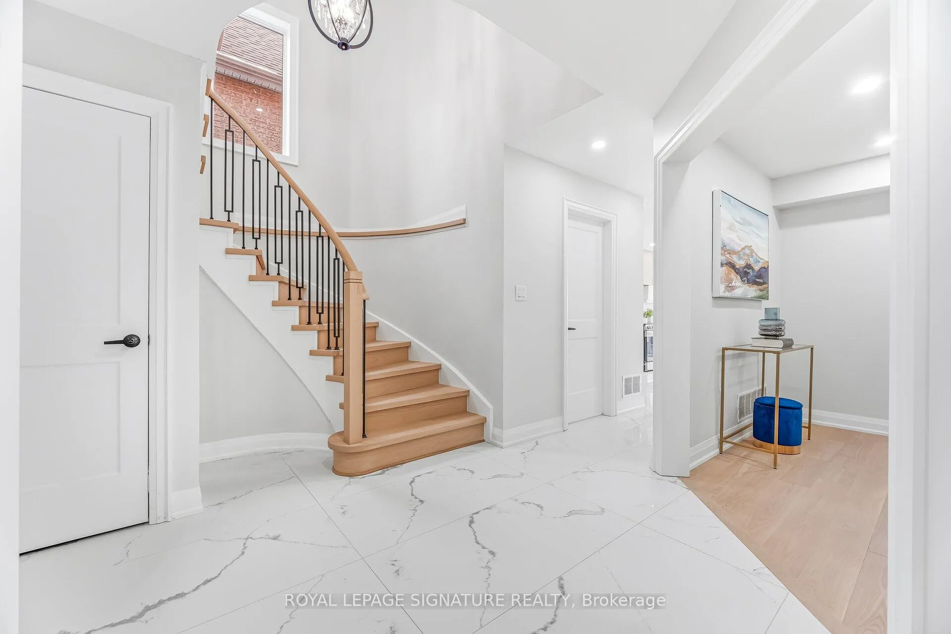 Photo 5 of 22 Rangeland Road, Brampton, Sandringham-Wellington — HOMEH