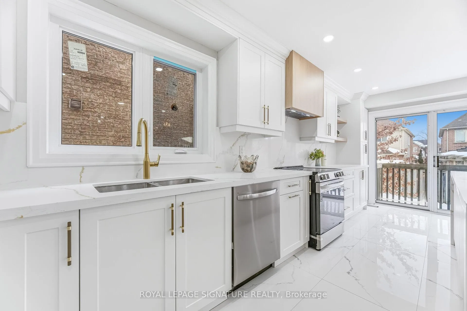 Photo 10 of 22 Rangeland Road, Brampton, Sandringham-Wellington — HOMEH