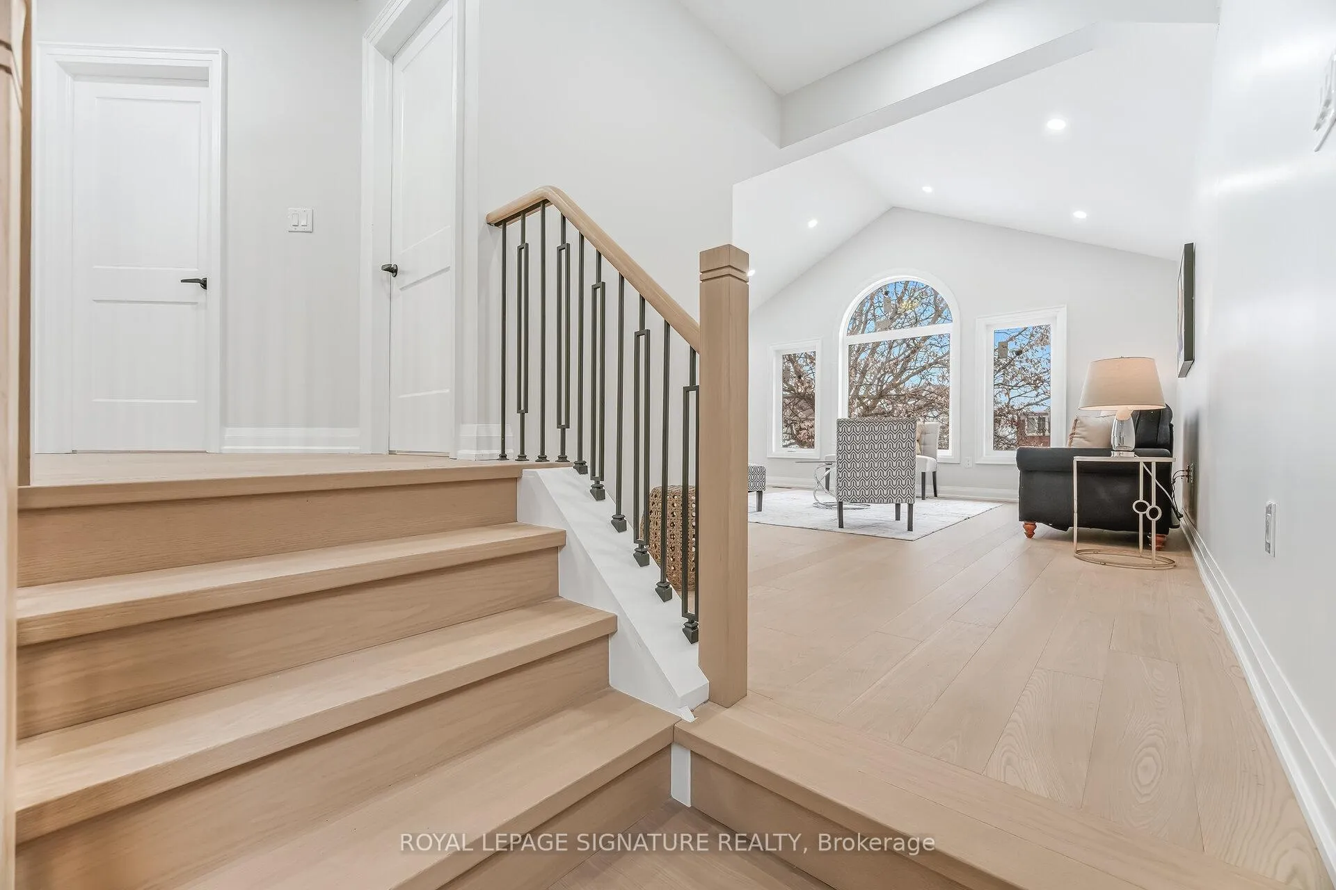 Photo 13 of 22 Rangeland Road, Brampton, Sandringham-Wellington — HOMEH