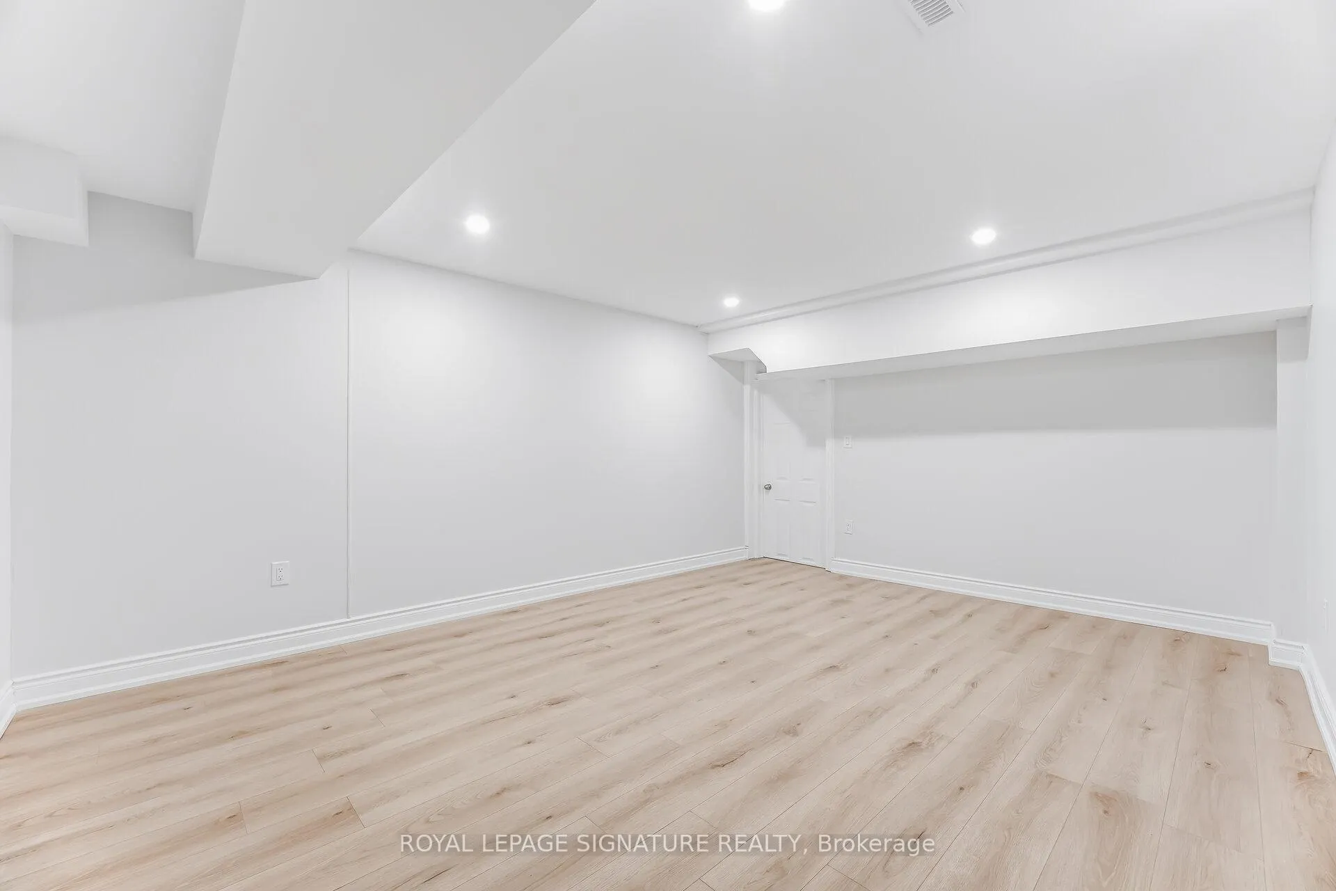 Photo 33 of 22 Rangeland Road, Brampton, Sandringham-Wellington — HOMEH