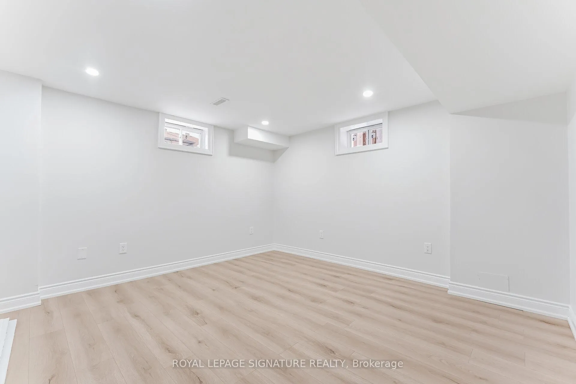 Photo 34 of 22 Rangeland Road, Brampton, Sandringham-Wellington — HOMEH
