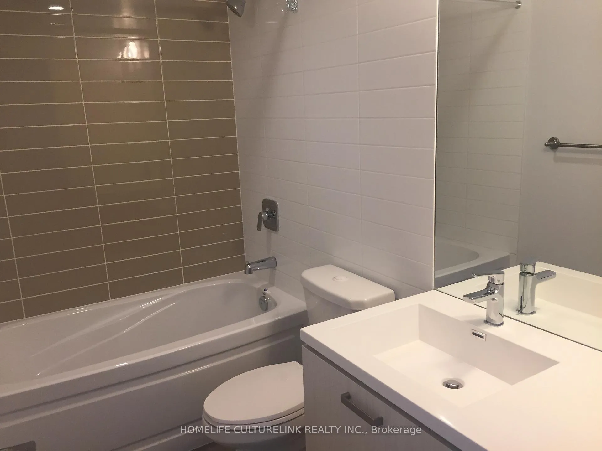 Photo 8 of Unit 2605, 125 Redpath Avenue, Toronto, Mount Pleasant West — HOMEH