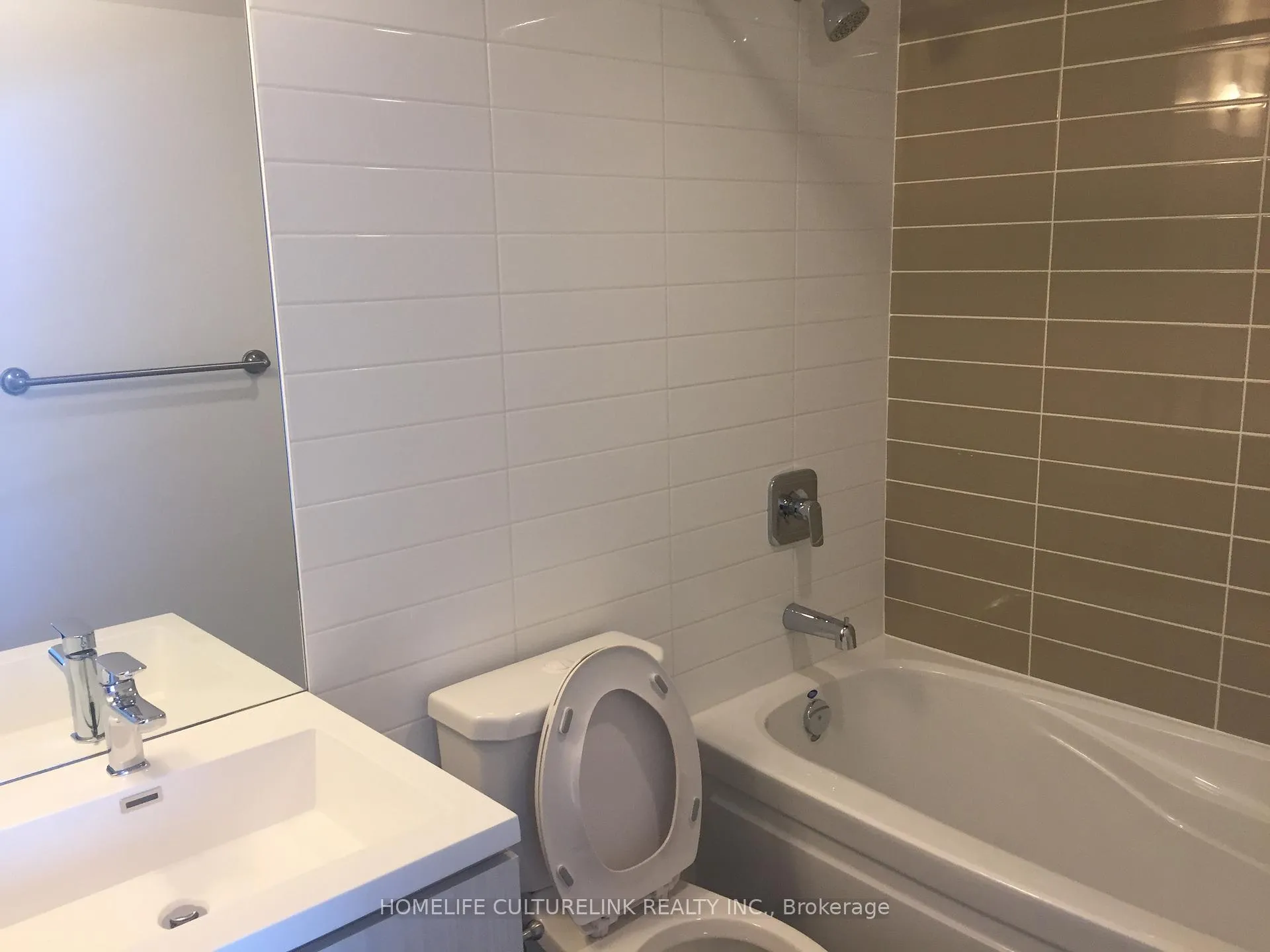Photo 9 of Unit 2605, 125 Redpath Avenue, Toronto, Mount Pleasant West — HOMEH