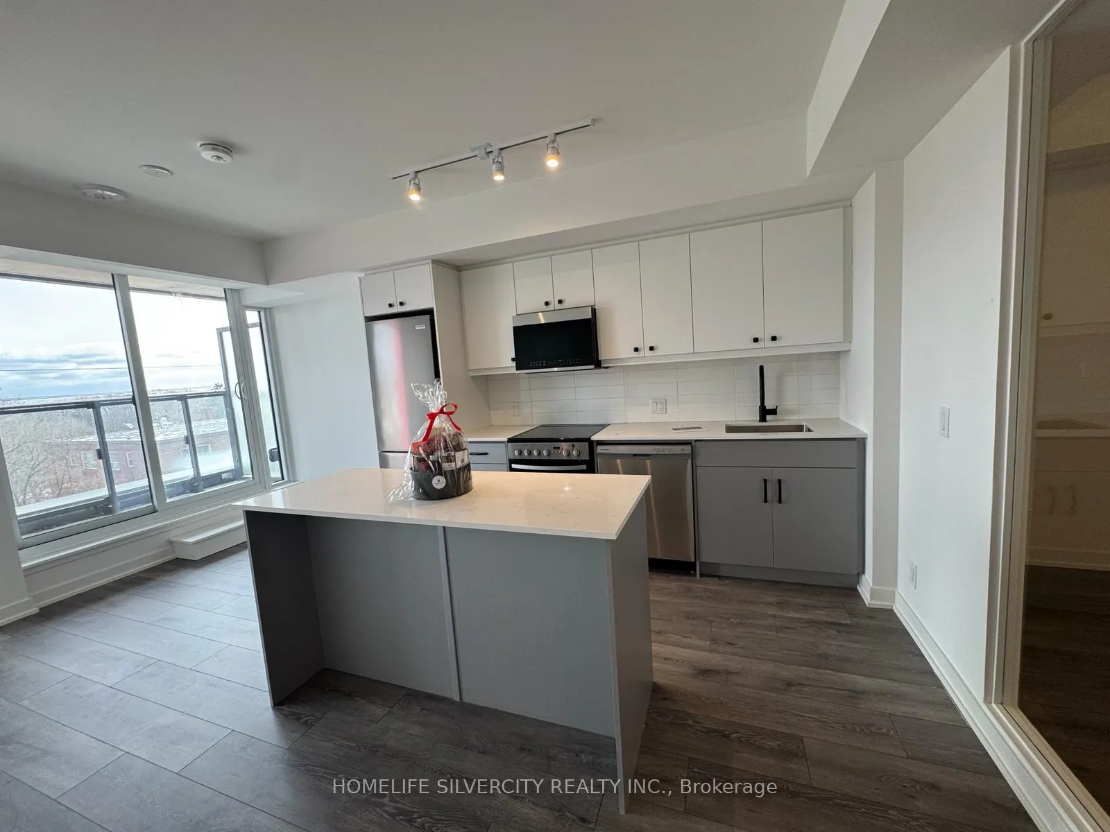 Photo 2 of Unit 520, 2 Manderley Drive, Scarborough, Birchcliffe-Cliffside — HOMEH