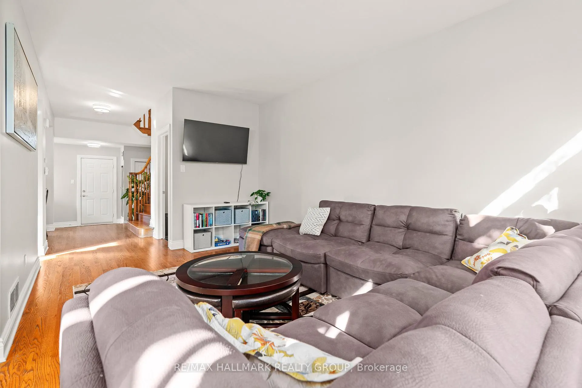 Photo 6 of 999 Pinecrest Road, Ottawa, Queensway Terrace North — HOMEH