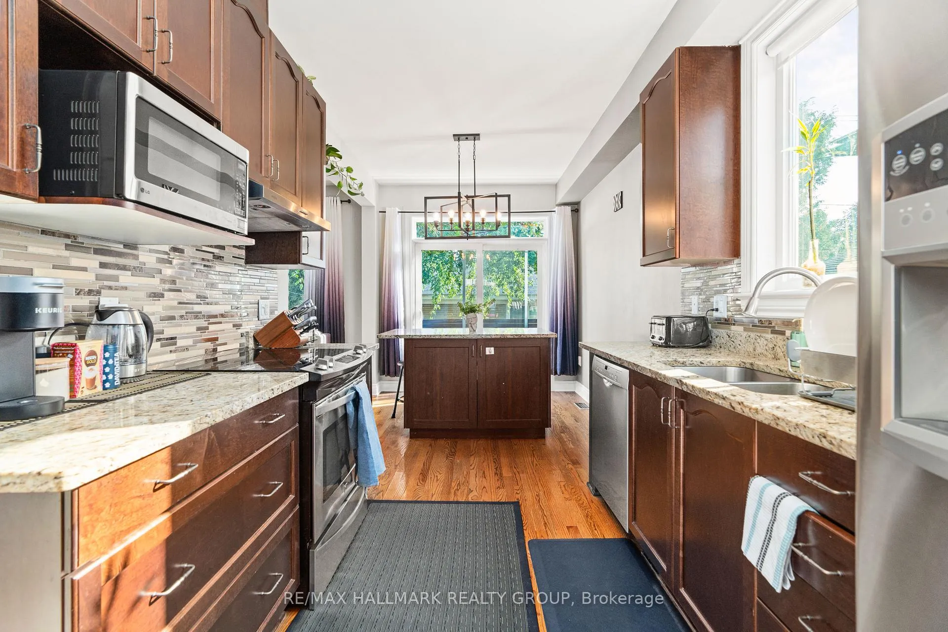 Photo 9 of 999 Pinecrest Road, Ottawa, Queensway Terrace North — HOMEH