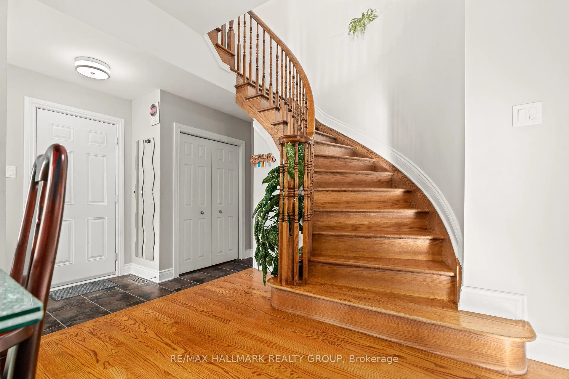 Photo 10 of 999 Pinecrest Road, Ottawa, Queensway Terrace North — HOMEH