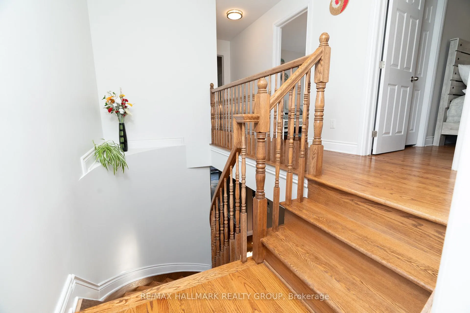Photo 14 of 999 Pinecrest Road, Ottawa, Queensway Terrace North — HOMEH