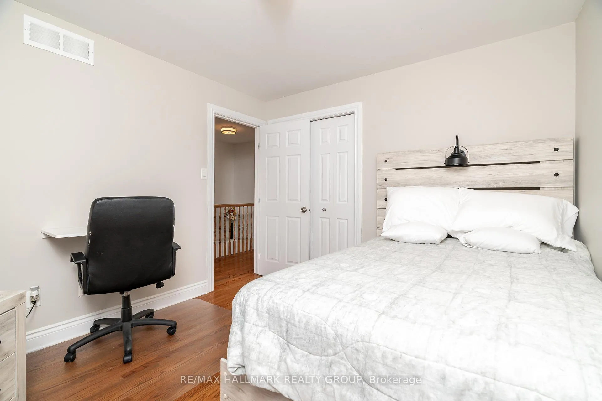 Photo 16 of 999 Pinecrest Road, Ottawa, Queensway Terrace North — HOMEH