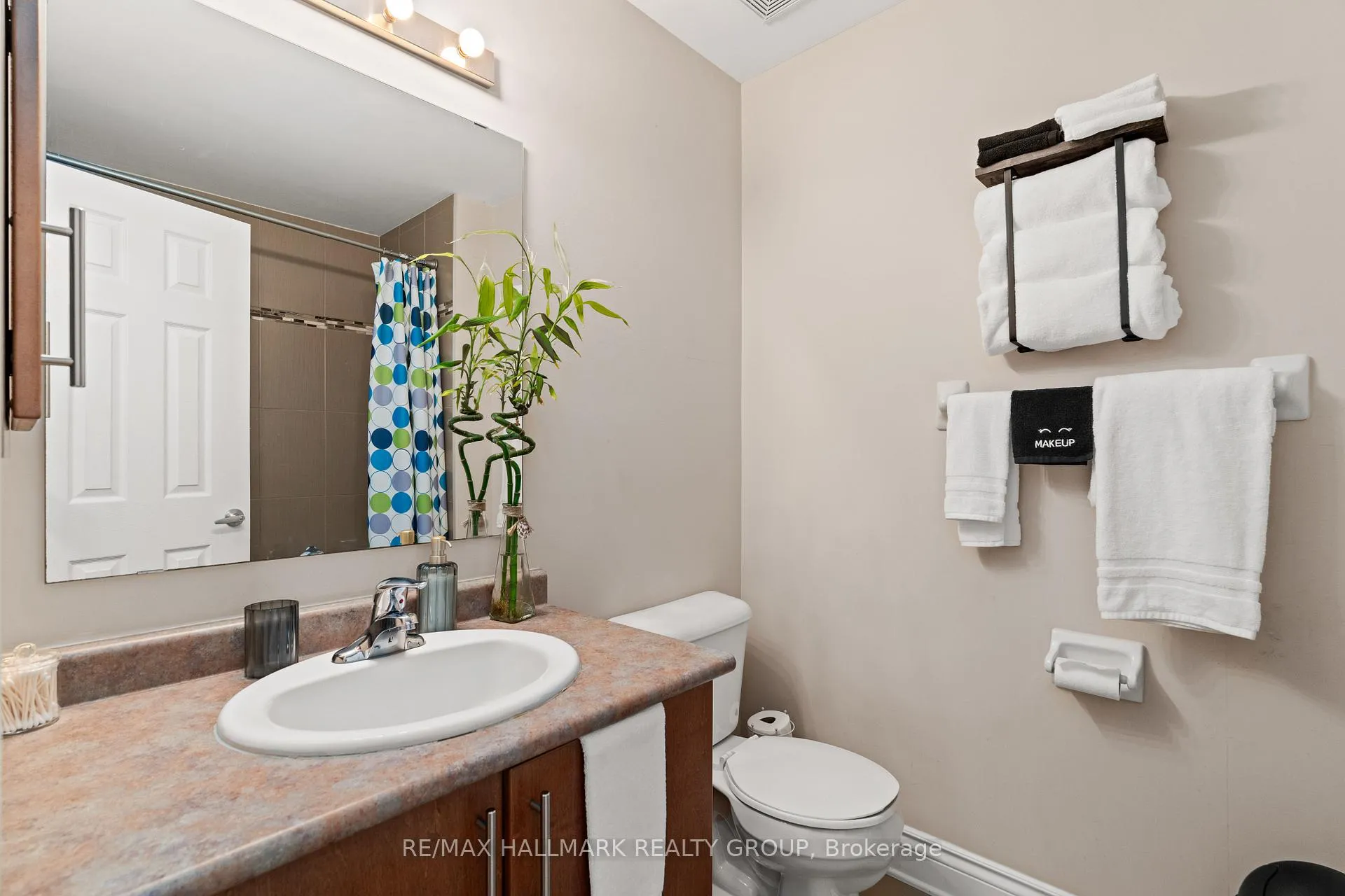 Photo 17 of 999 Pinecrest Road, Ottawa, Queensway Terrace North — HOMEH