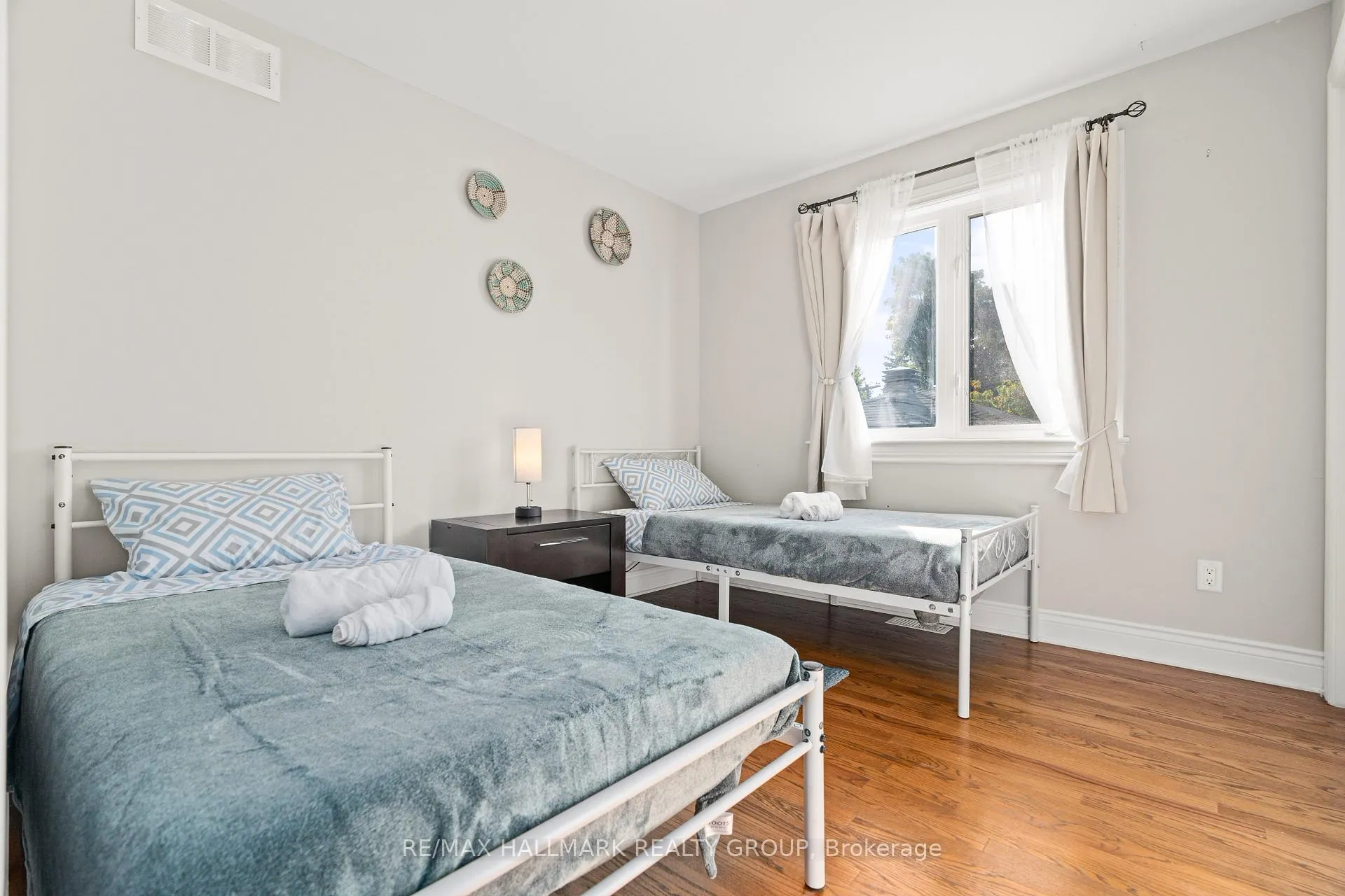 Photo 18 of 999 Pinecrest Road, Ottawa, Queensway Terrace North — HOMEH