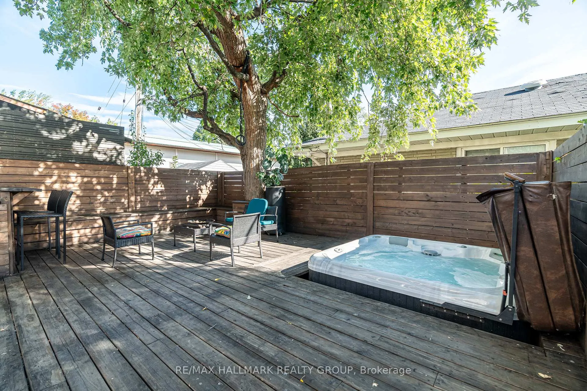 Photo 26 of 999 Pinecrest Road, Ottawa, Queensway Terrace North — HOMEH
