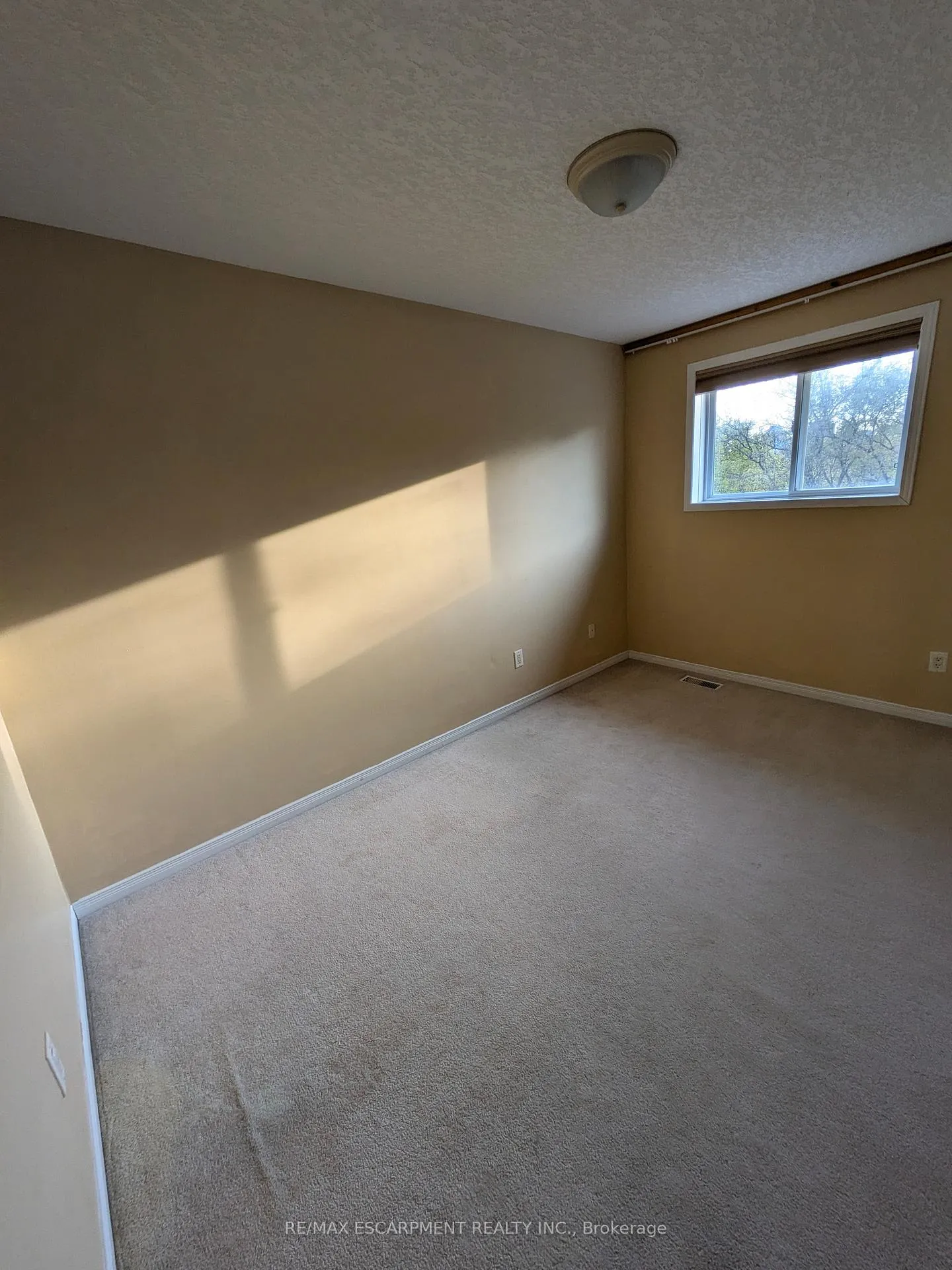 Photo 13 of 218 Dearborn Boulevard, Waterloo, Colonial Acres — HOMEH