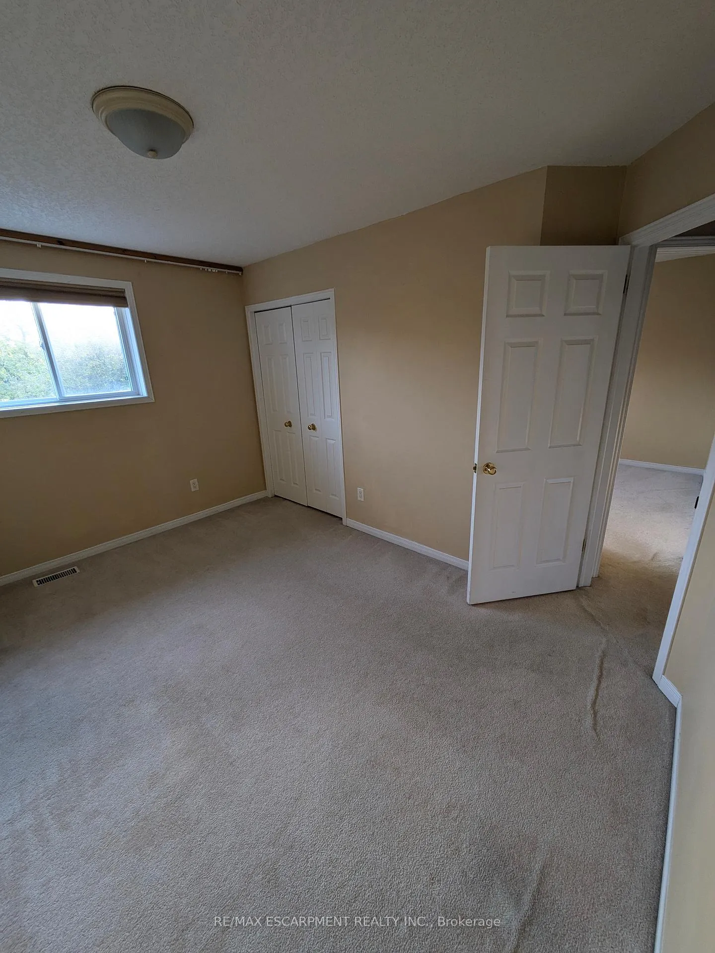 Photo 14 of 218 Dearborn Boulevard, Waterloo, Colonial Acres — HOMEH