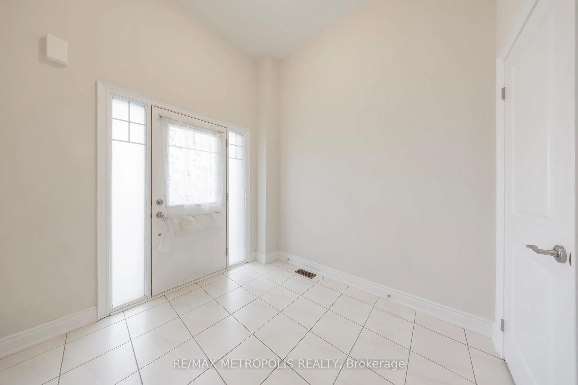 Photo 1 of 67 Lorne Thomas Place N, New Tecumseth, Rural New Tecumseth — HOMEH