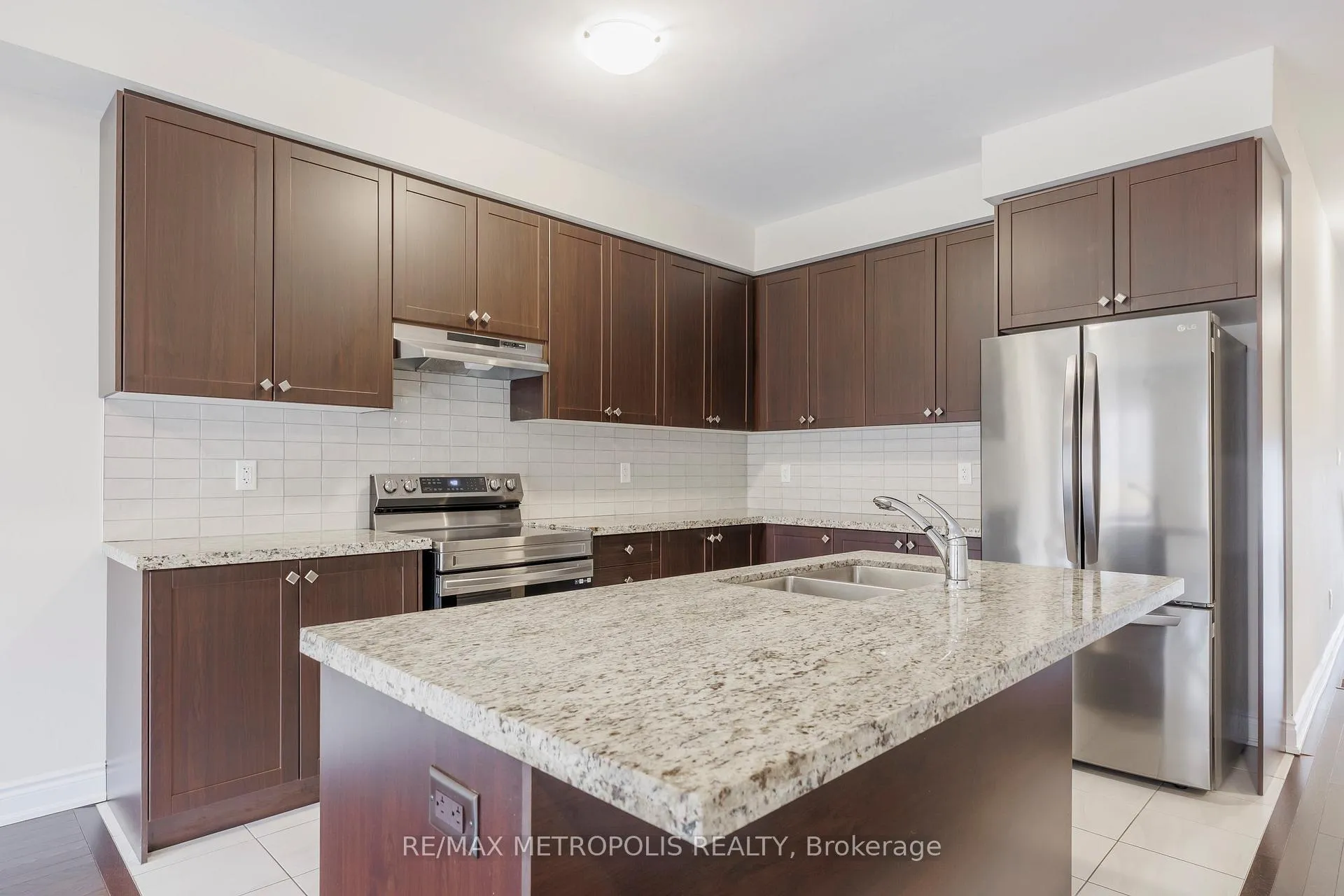 Photo 15 of 67 Lorne Thomas Place N, New Tecumseth, Rural New Tecumseth — HOMEH
