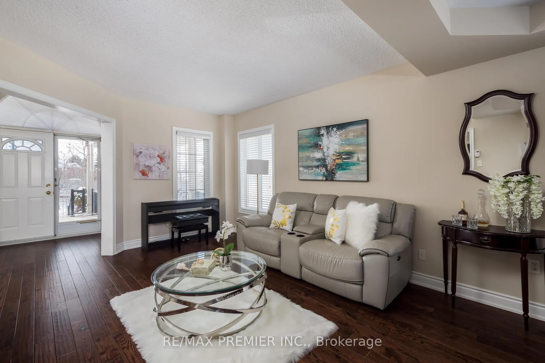 Photo 6 of 35 Cachet Hill Crescent, Vaughan, Sonoma Heights — HOMEH