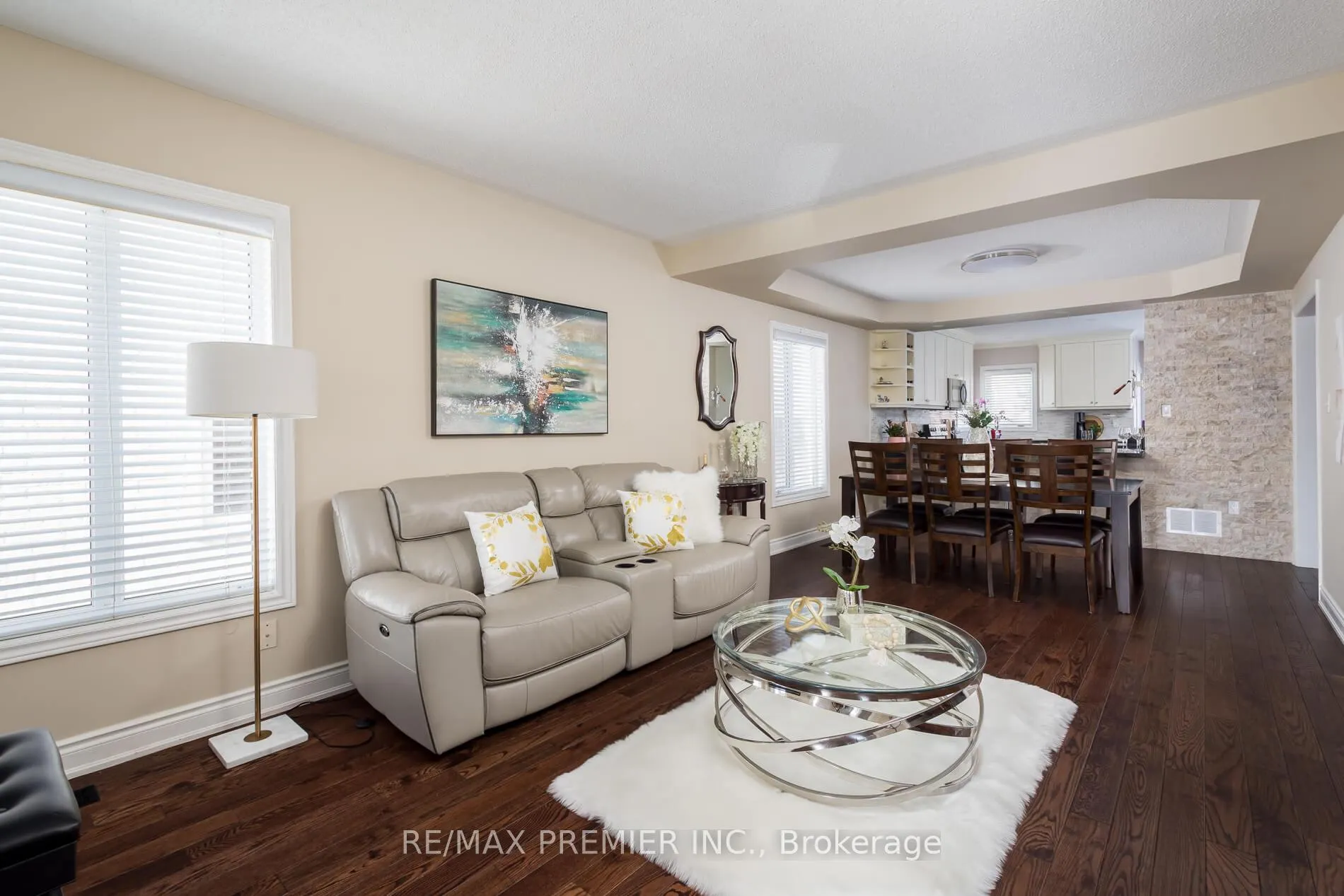 Photo 8 of 35 Cachet Hill Crescent, Vaughan, Sonoma Heights — HOMEH