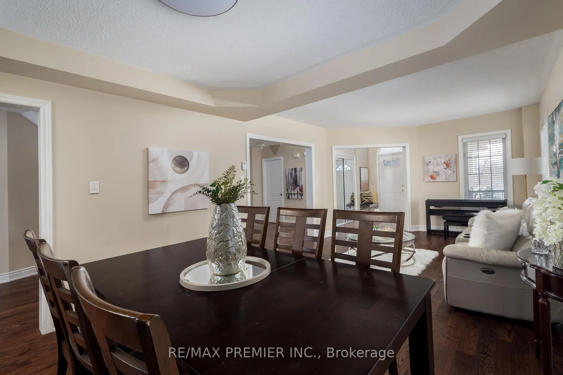 Photo 11 of 35 Cachet Hill Crescent, Vaughan, Sonoma Heights — HOMEH